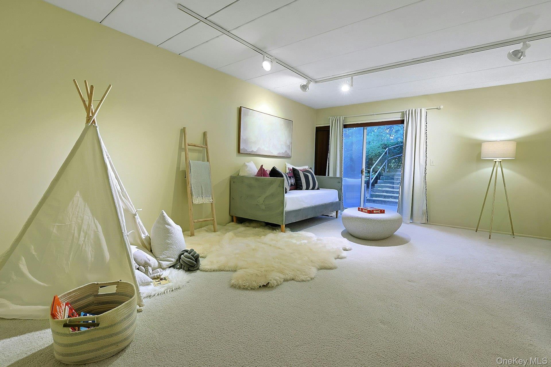 Single Family Murray Hill Road  Westchester County, NY 10583, MLS-1016358-32