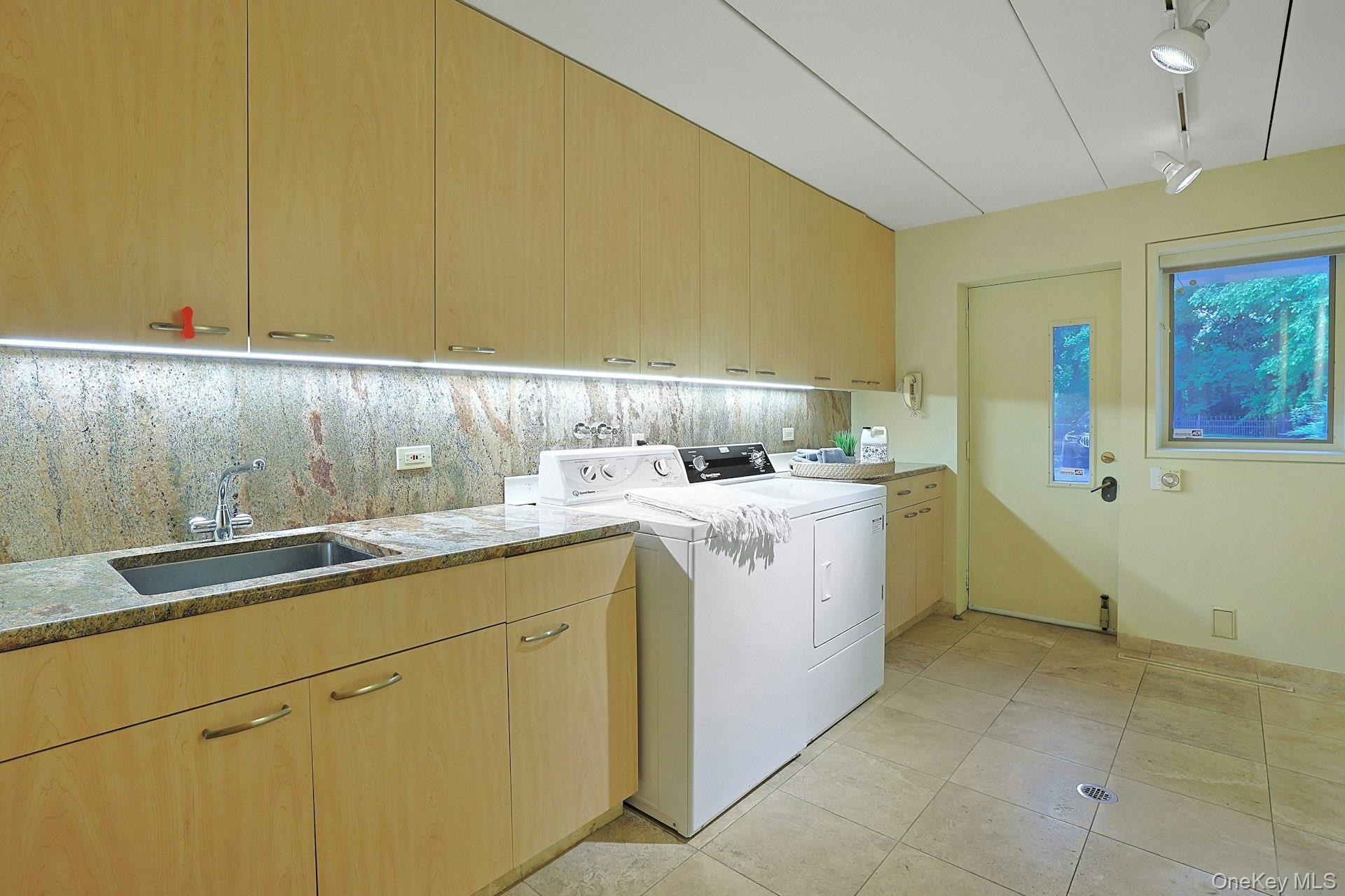 Single Family Murray Hill Road  Westchester County, NY 10583, MLS-1016358-34