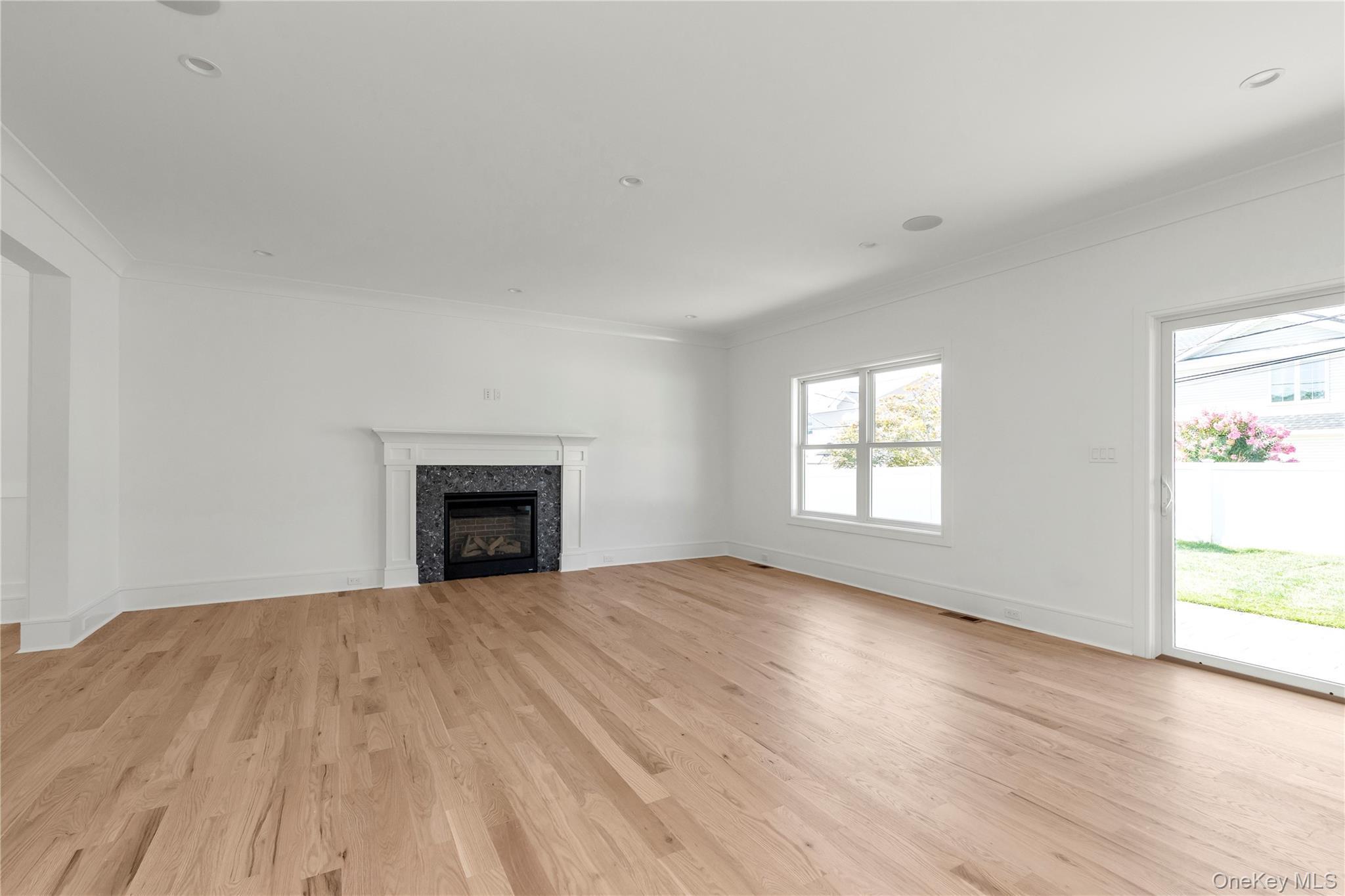 Single Family Garden Circle Nassau County, NY 11791, MLS-1016366-10