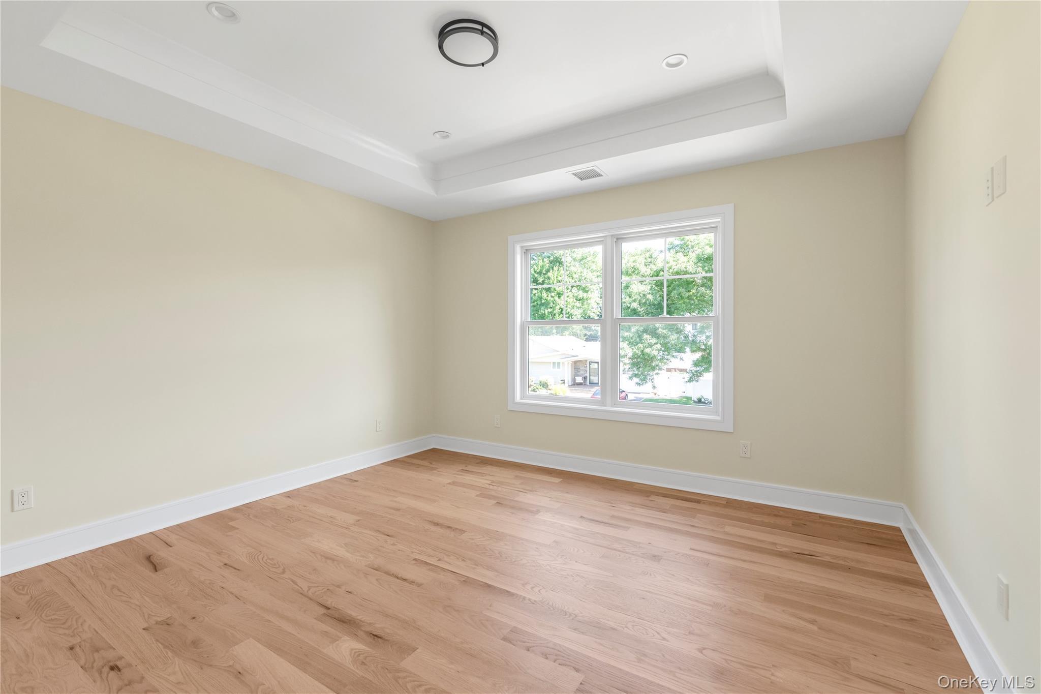 Single Family Garden Circle Nassau County, NY 11791, MLS-1016366-19