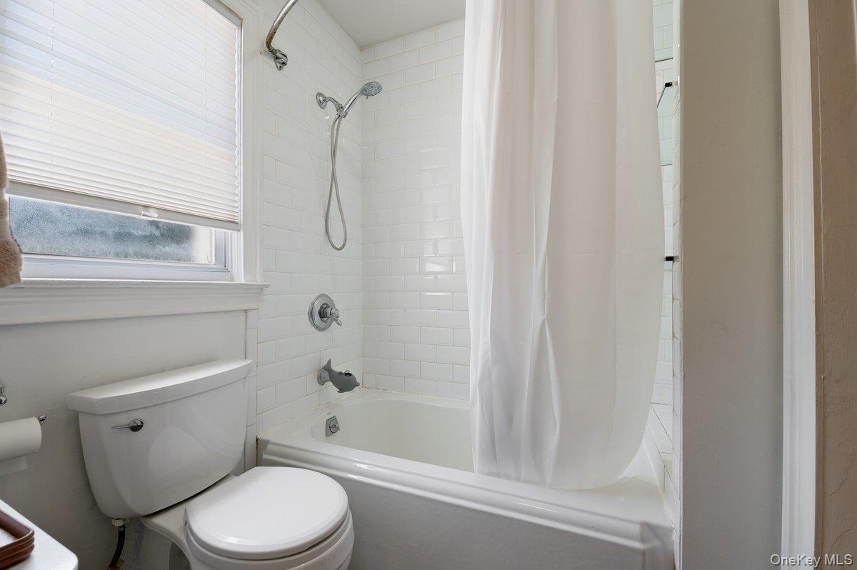 Single Family Commonwealth Boulevard Queens, NY 11426, MLS-1016455-14