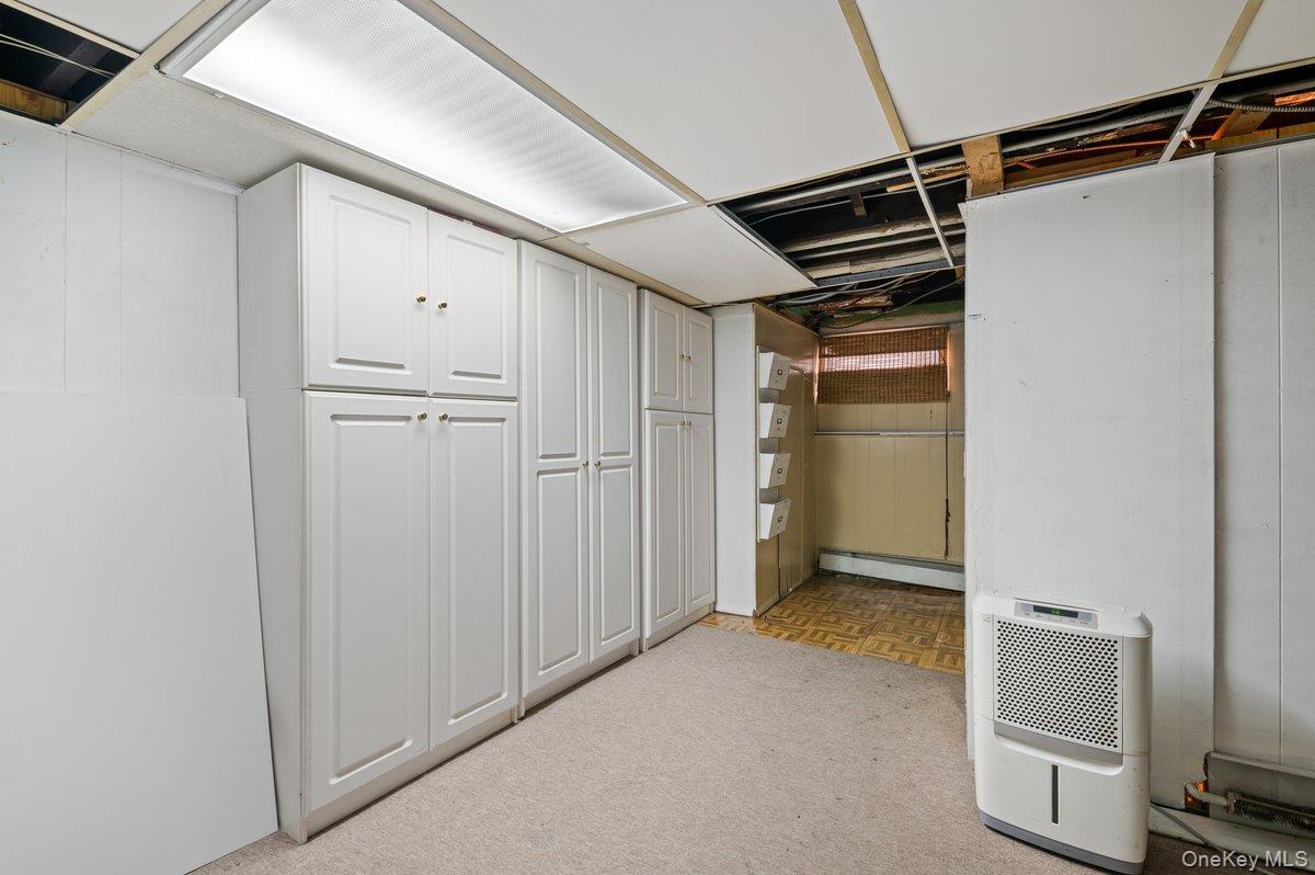 Single Family Commonwealth Boulevard Queens, NY 11426, MLS-1016455-18