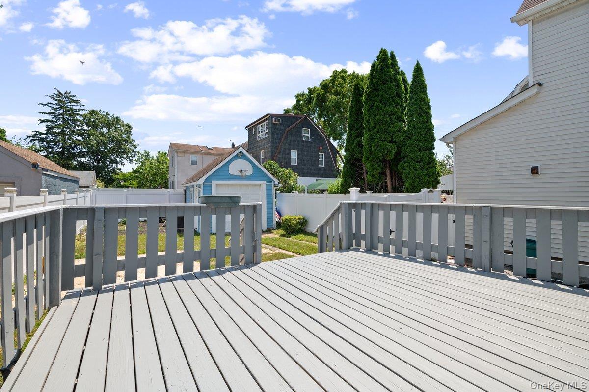 Single Family Commonwealth Boulevard Queens, NY 11426, MLS-1016455-19
