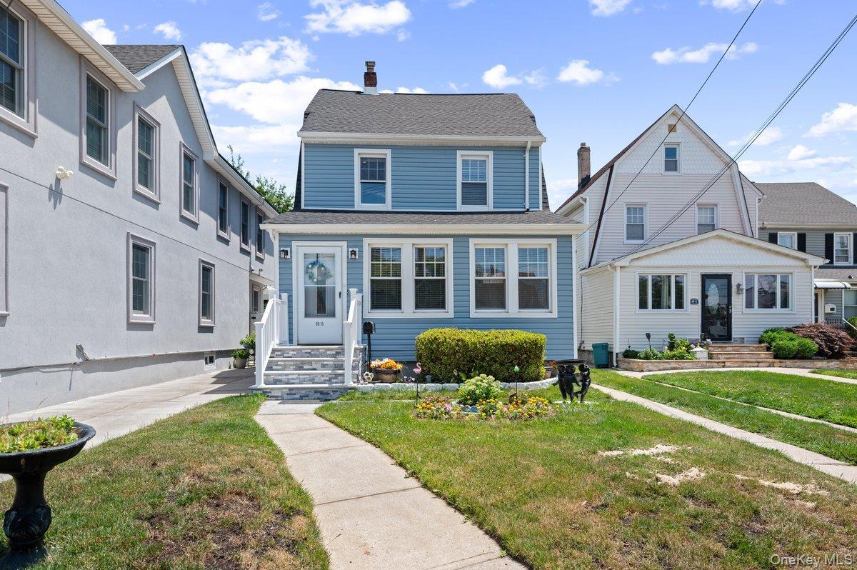 Single Family Commonwealth Boulevard Queens, NY 11426, MLS-1016455-2