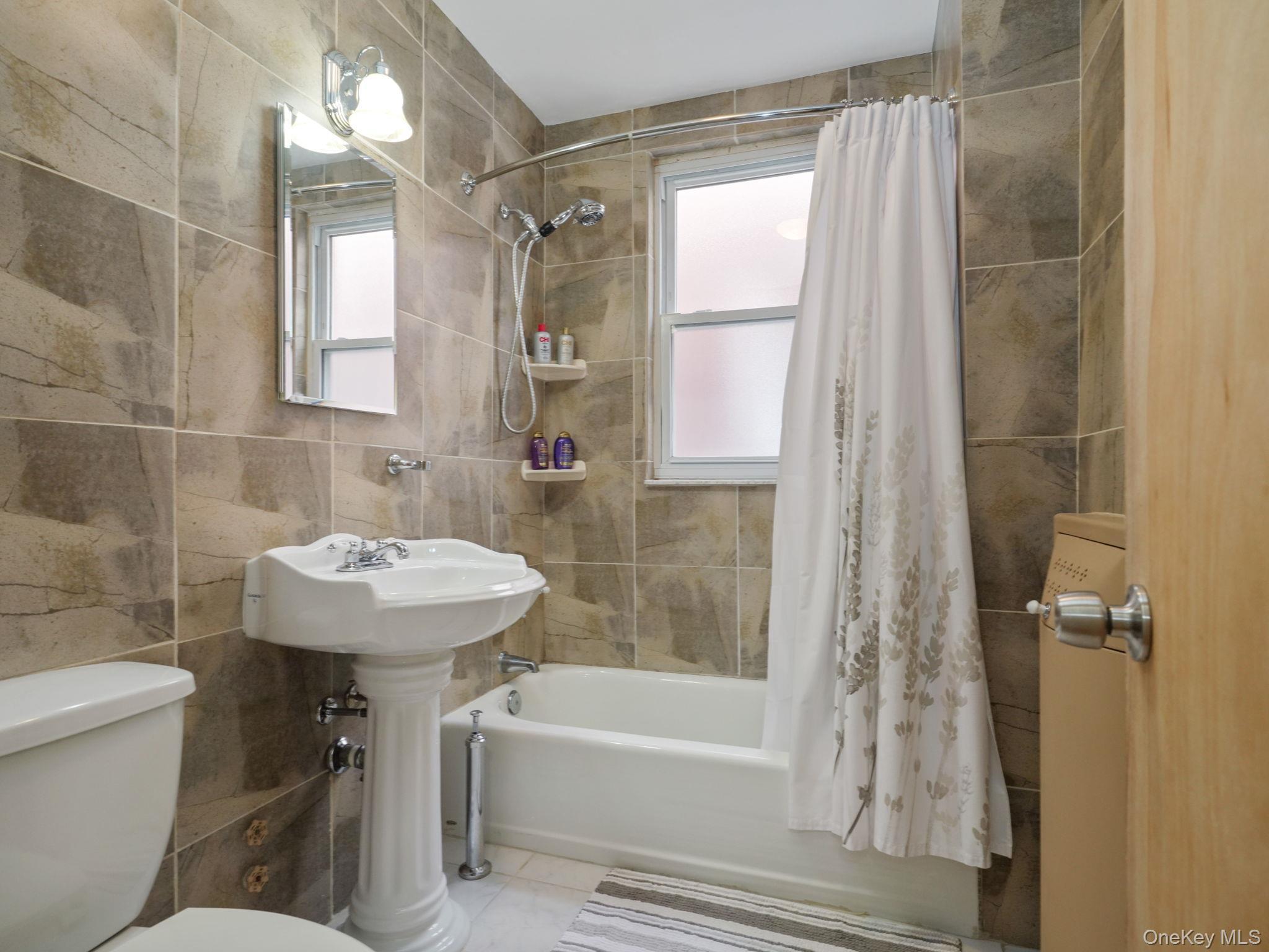 Single Family Matilda Avenue Bronx, NY 10470, MLS-1016469-10