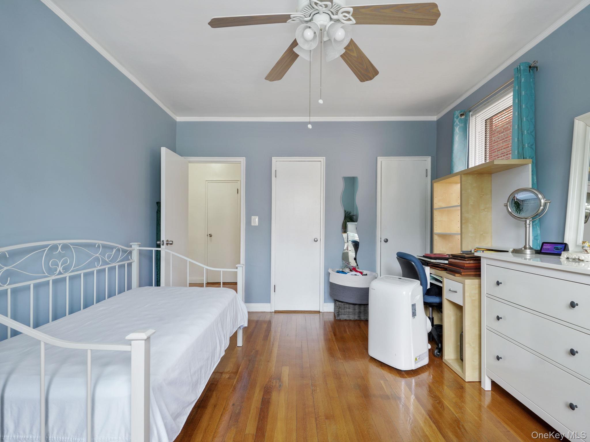 Single Family Matilda Avenue Bronx, NY 10470, MLS-1016469-12
