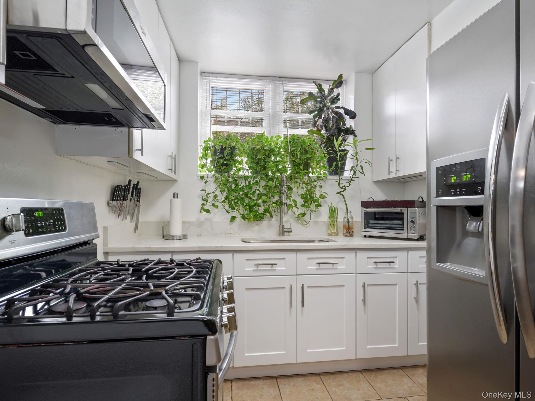 Single Family Matilda Avenue Bronx, NY 10470, MLS-1016469-34