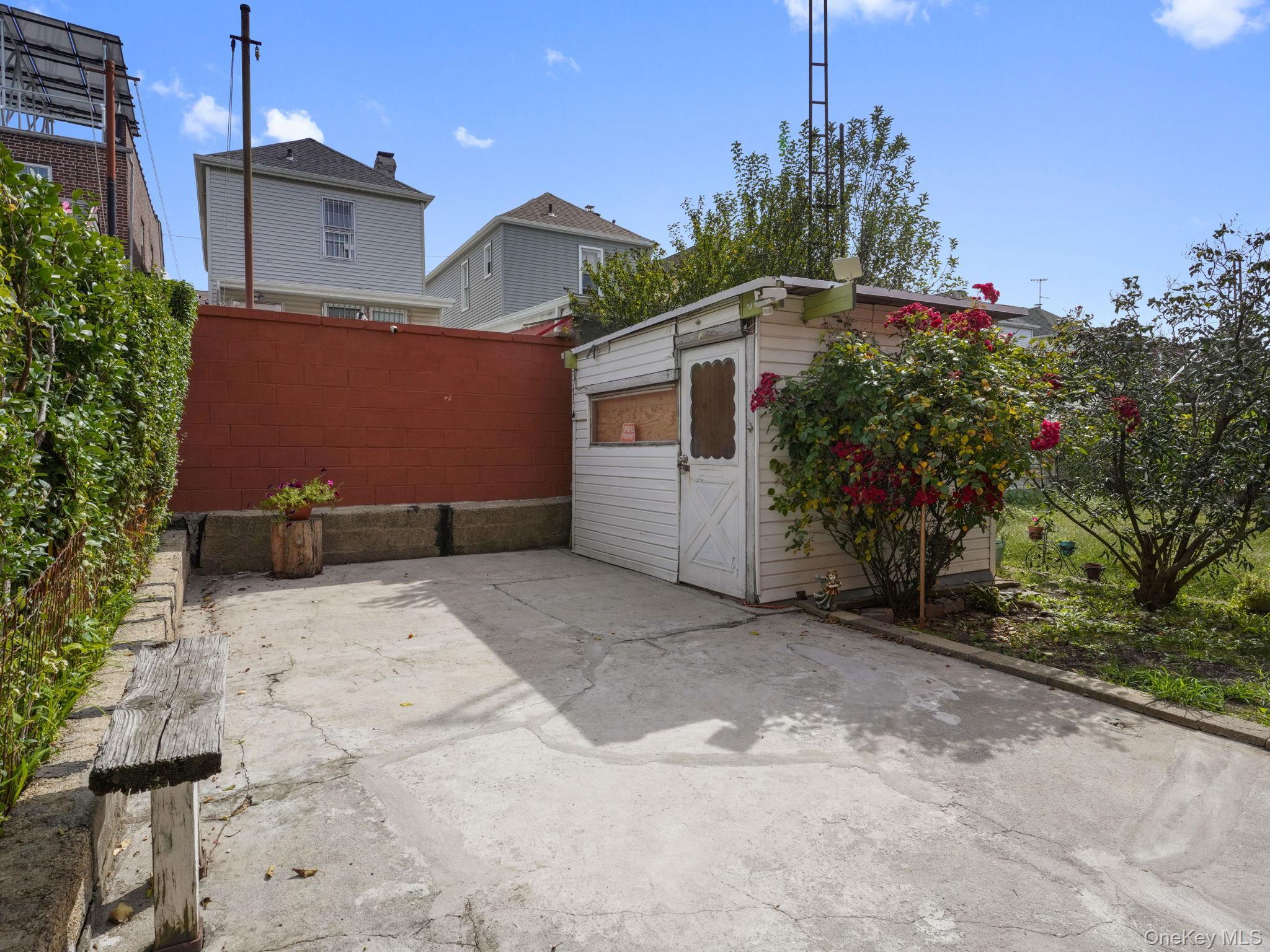 Single Family Matilda Avenue Bronx, NY 10470, MLS-1016469-39