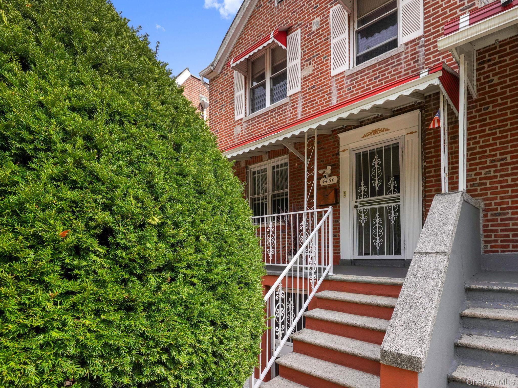 Single Family Matilda Avenue Bronx, NY 10470, MLS-1016469-4