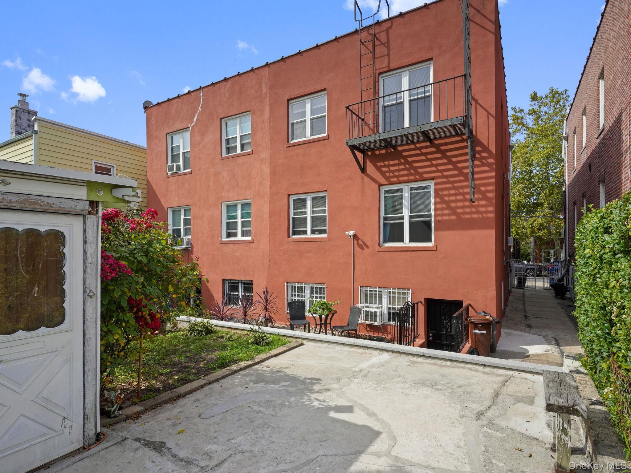 Single Family Matilda Avenue Bronx, NY 10470, MLS-1016469-40