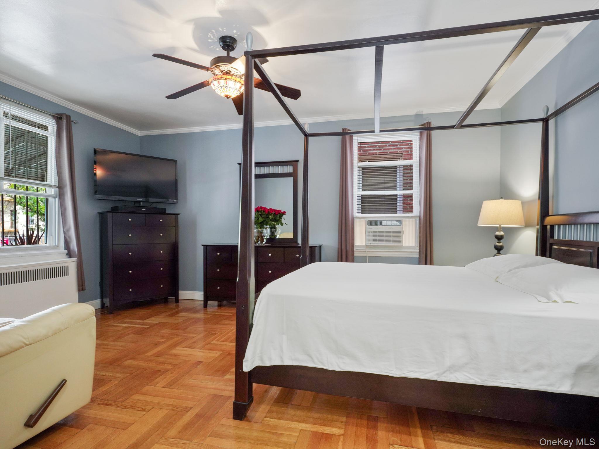 Single Family Matilda Avenue Bronx, NY 10470, MLS-1016469-8