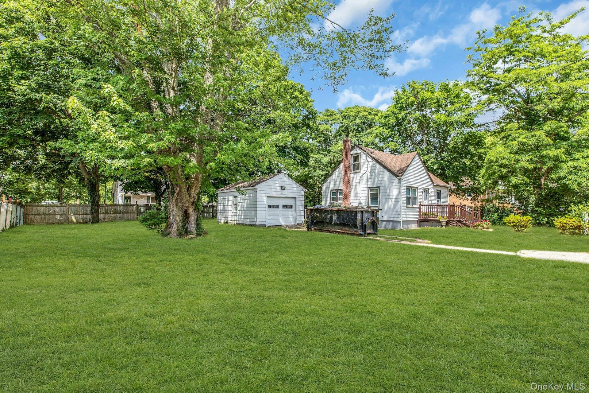 Single Family Washington Drive  Suffolk County, NY 11951, MLS-1016500-24