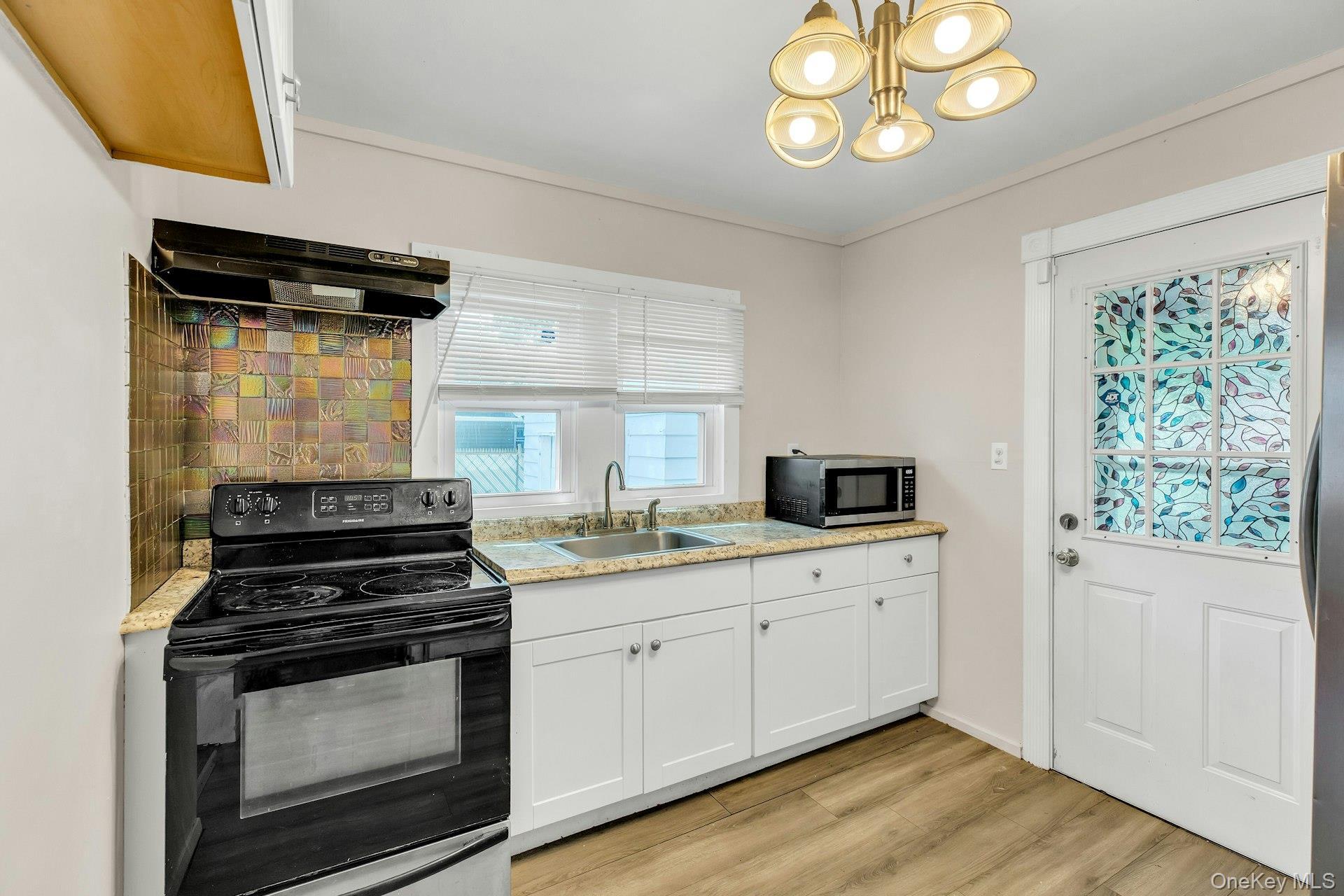 Single Family Washington Drive Suffolk County, NY 11951, MLS-1016500-8