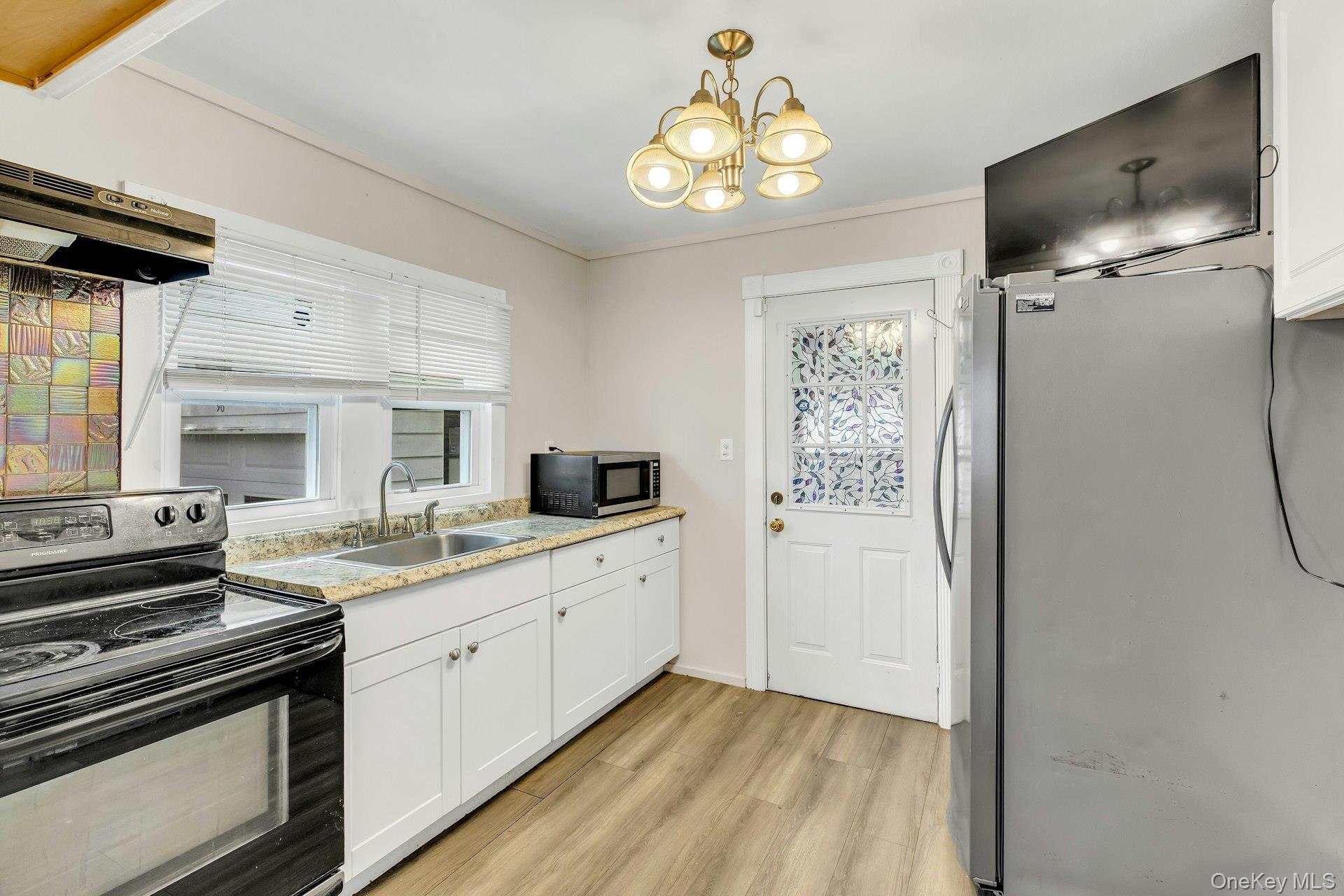 Single Family Washington Drive Suffolk County, NY 11951, MLS-1016500-9