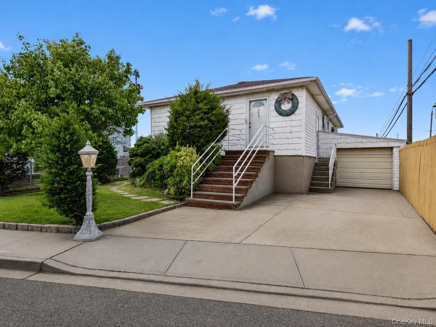 Single Family Albern Avenue  Nassau County, NY 11572, MLS-1016556-13