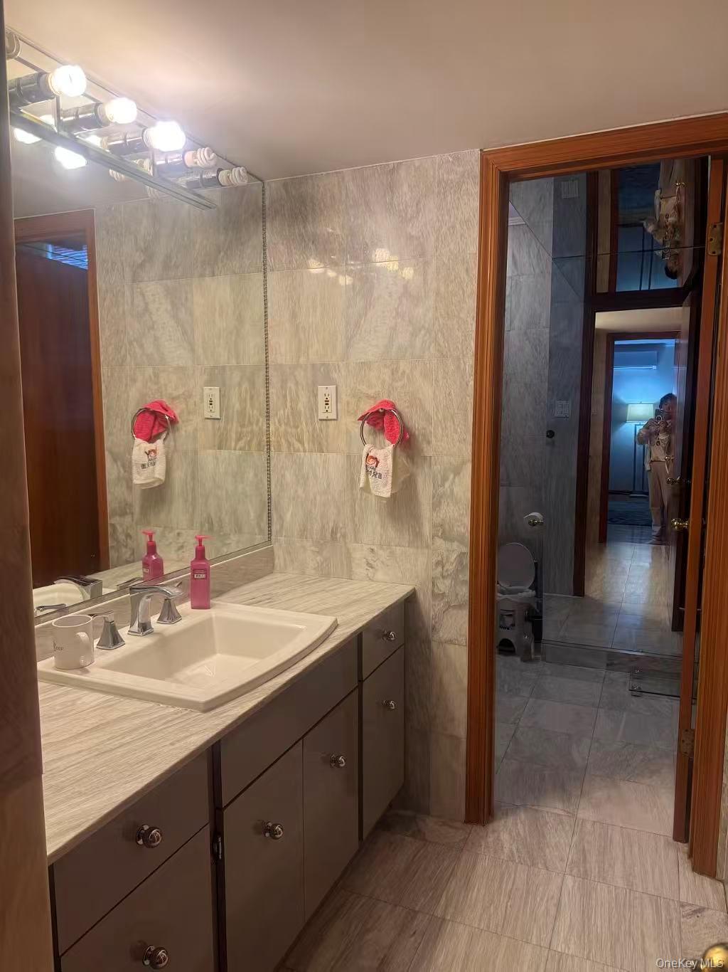 Single Family 39th Road Queens, NY 11363, MLS-1016564-10