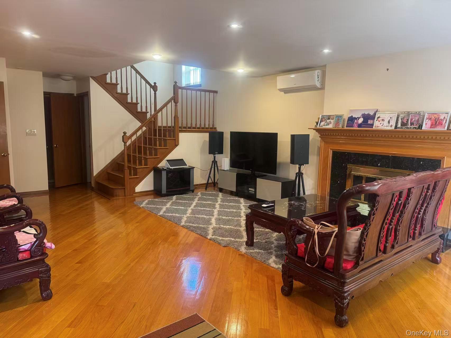Single Family 39th Road Queens, NY 11363, MLS-1016564-3