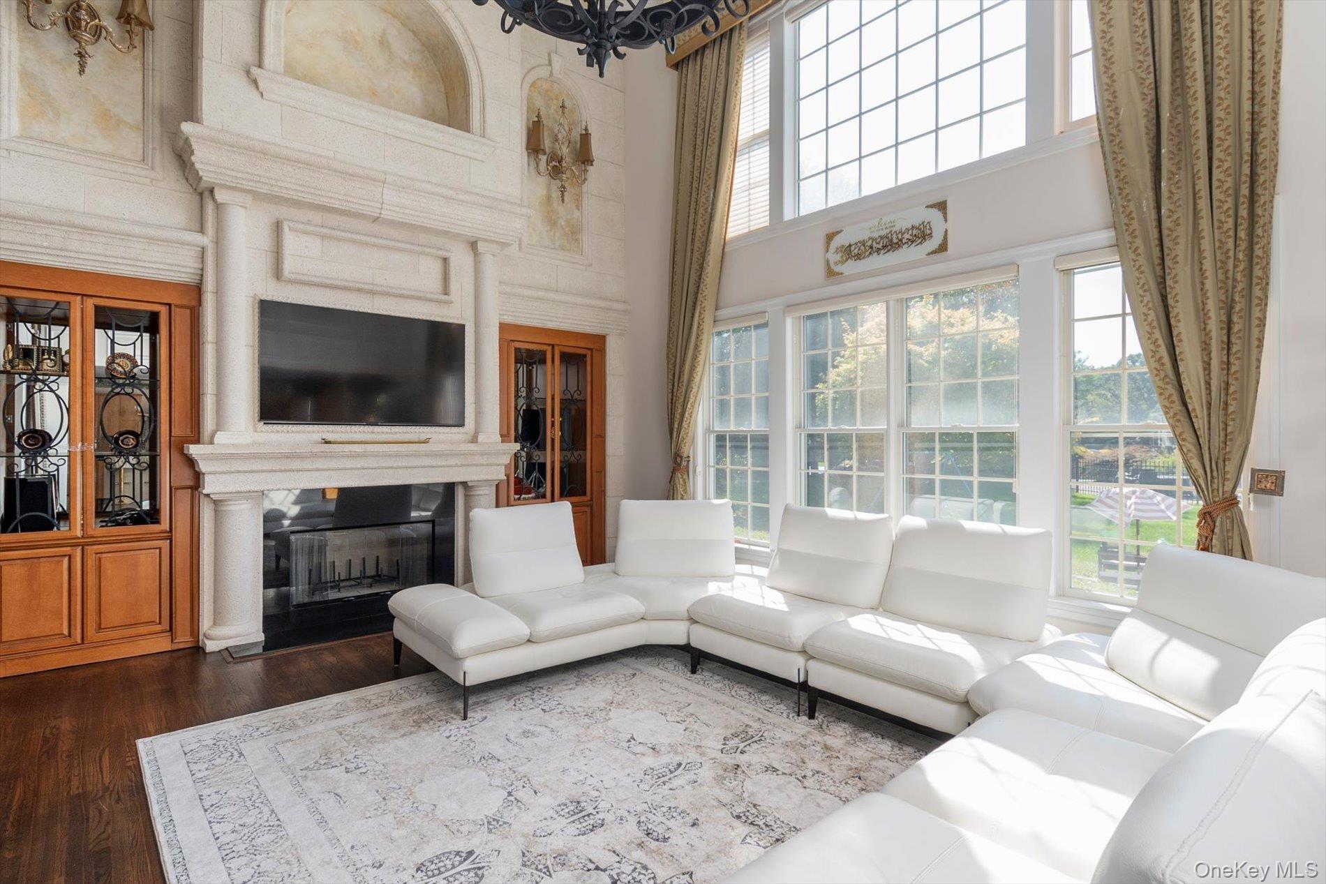 Single Family Legends Circle Suffolk County, NY 11747, MLS-1016607-10