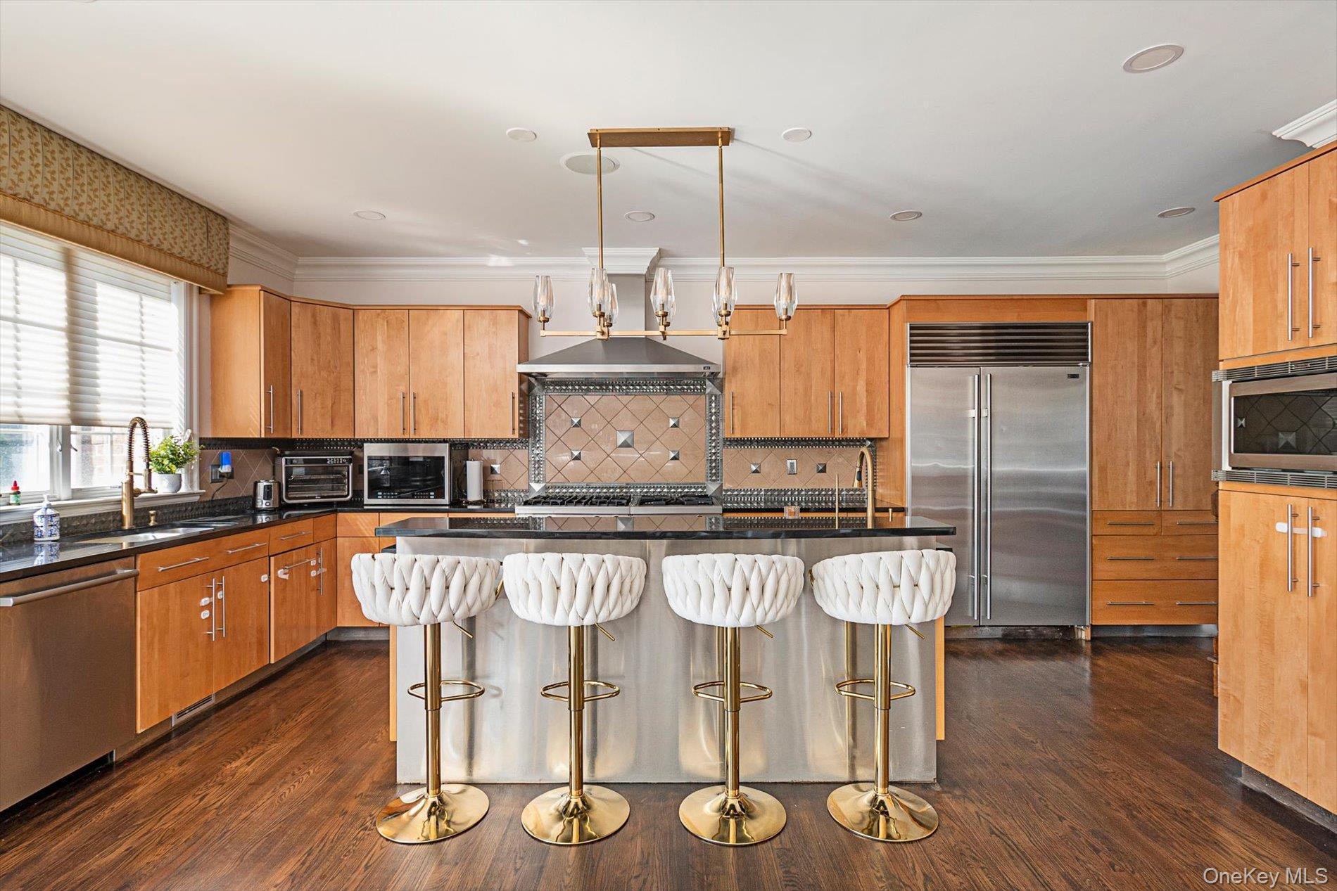 Single Family Legends Circle Suffolk County, NY 11747, MLS-1016607-13