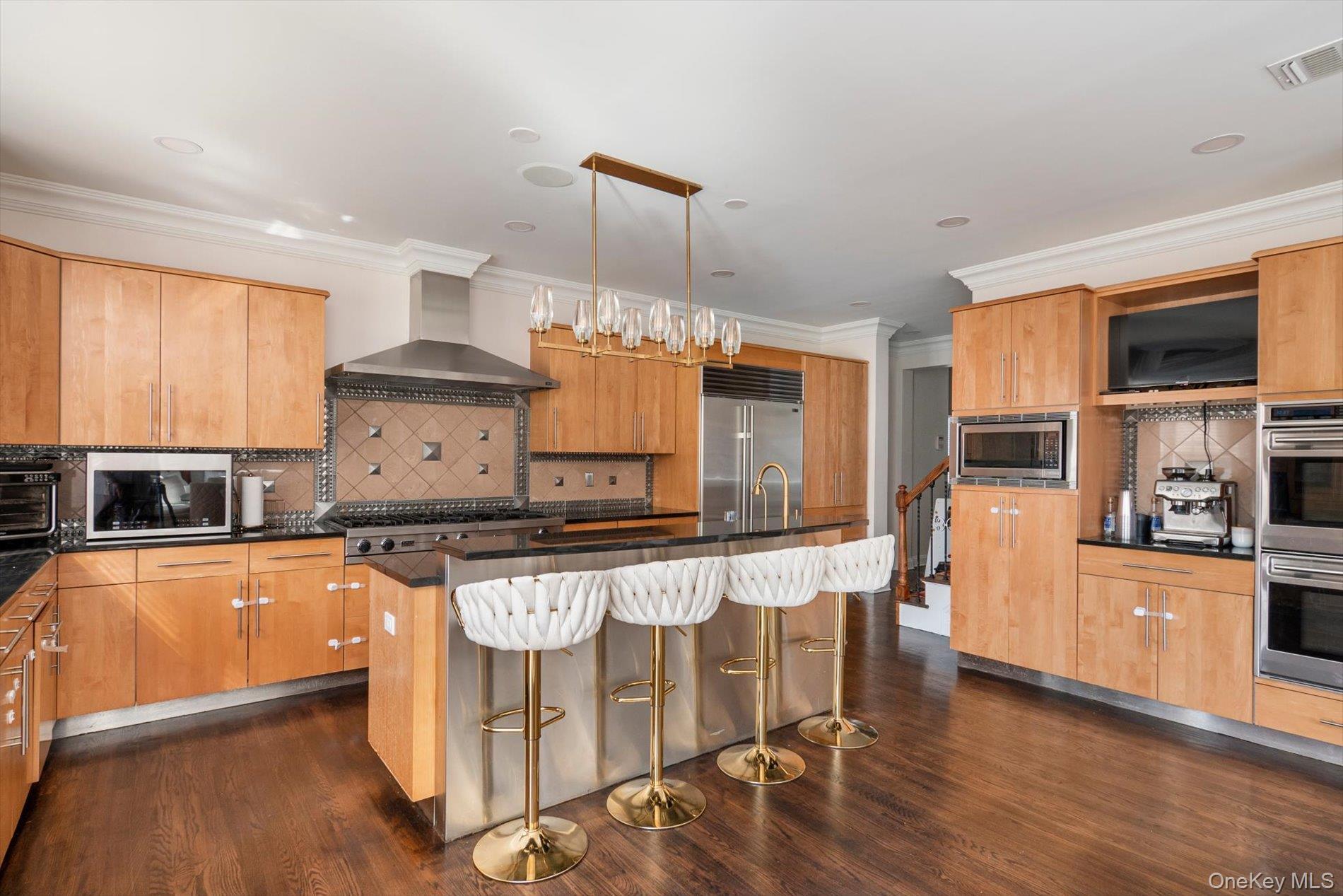 Single Family Legends Circle Suffolk County, NY 11747, MLS-1016607-14