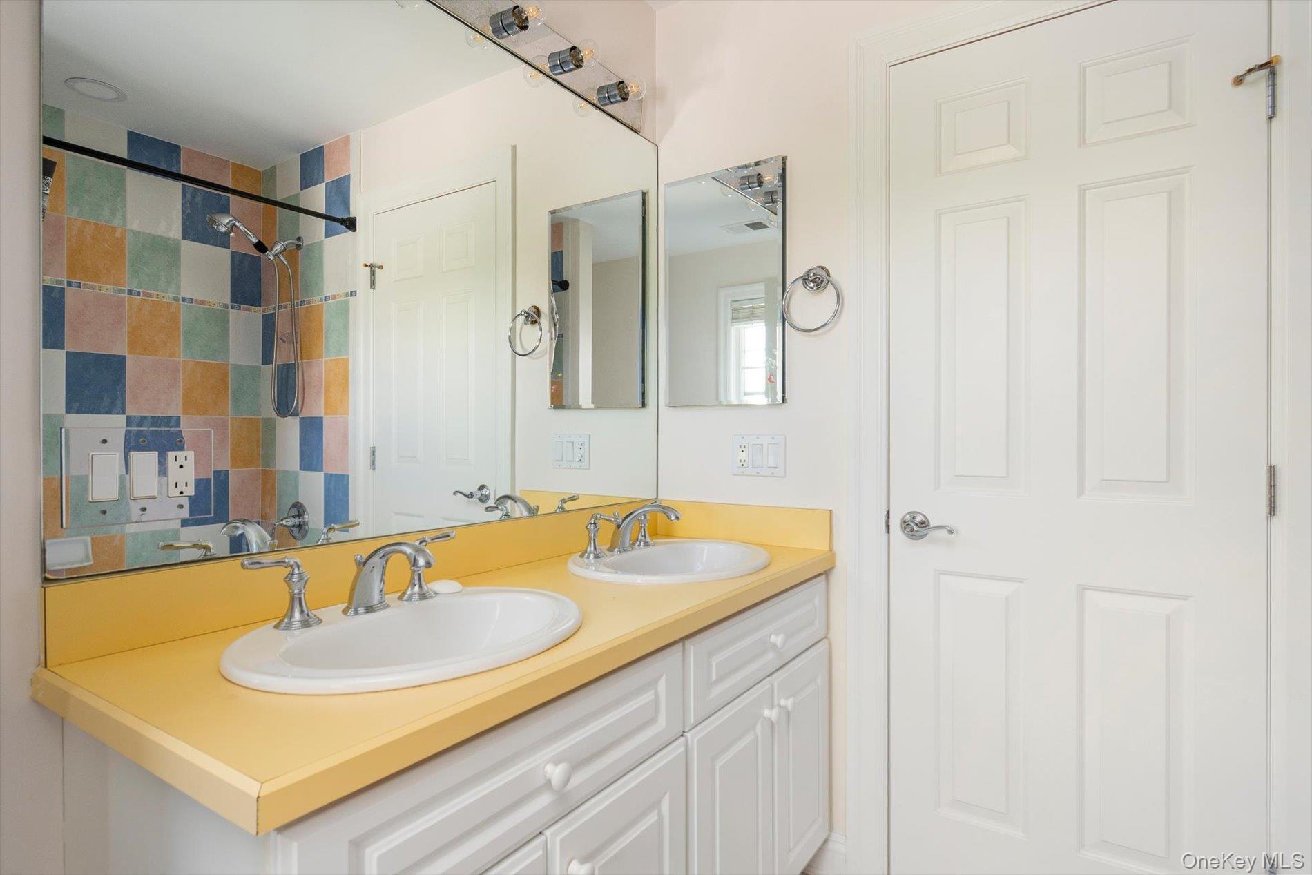 Single Family Legends Circle Suffolk County, NY 11747, MLS-1016607-27