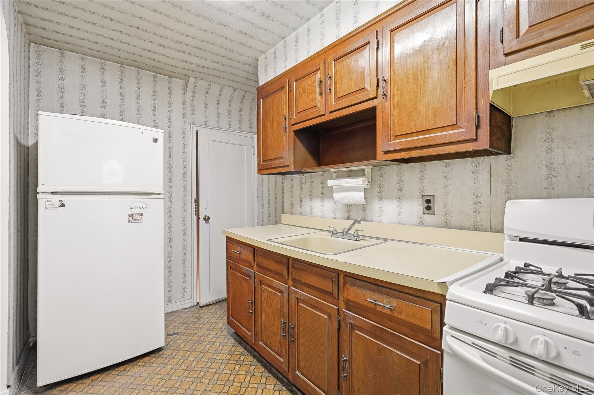Single Family Murdock Avenue Bronx, NY 10466, MLS-1016641-11