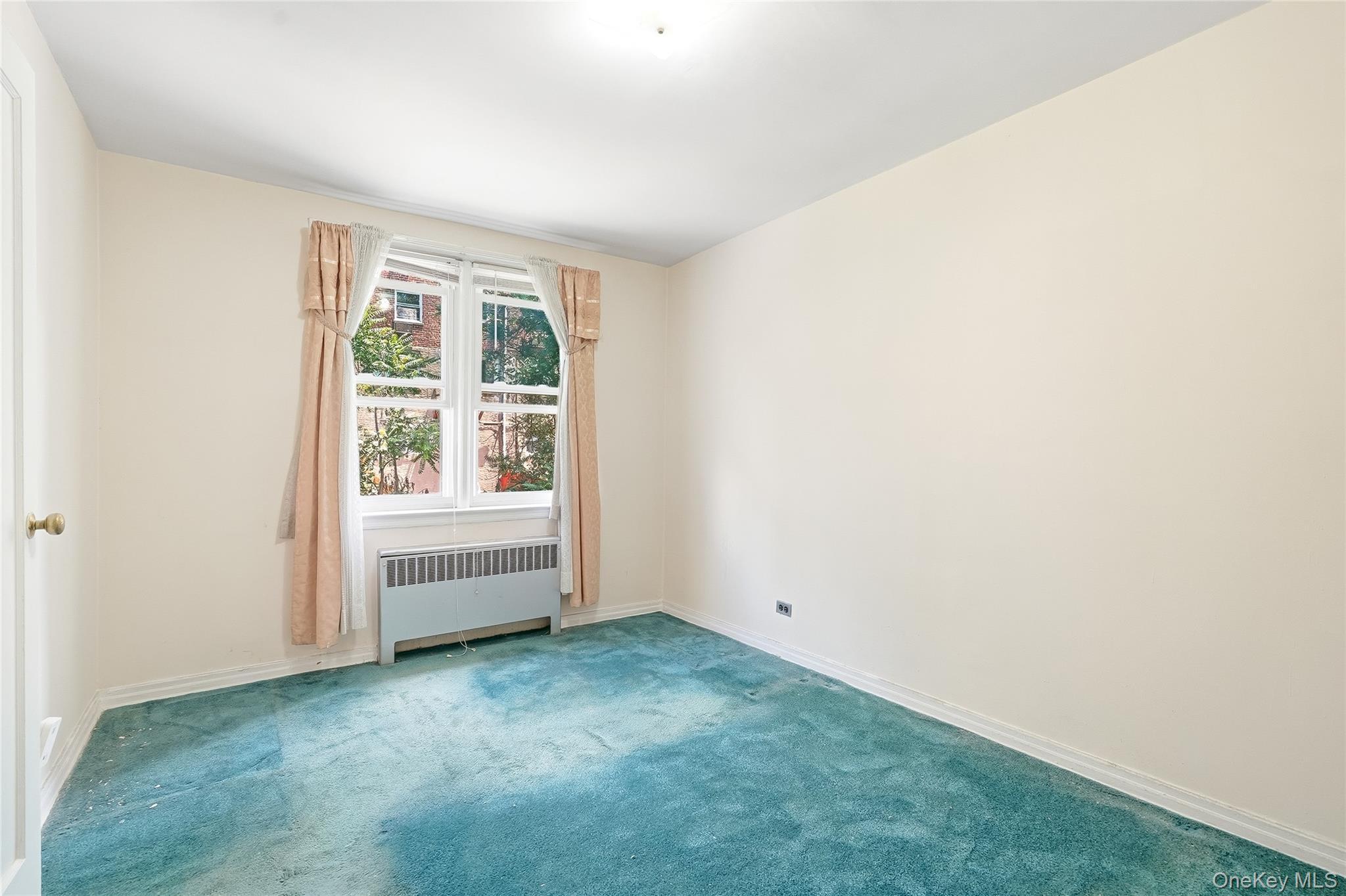 Single Family Murdock Avenue Bronx, NY 10466, MLS-1016641-15