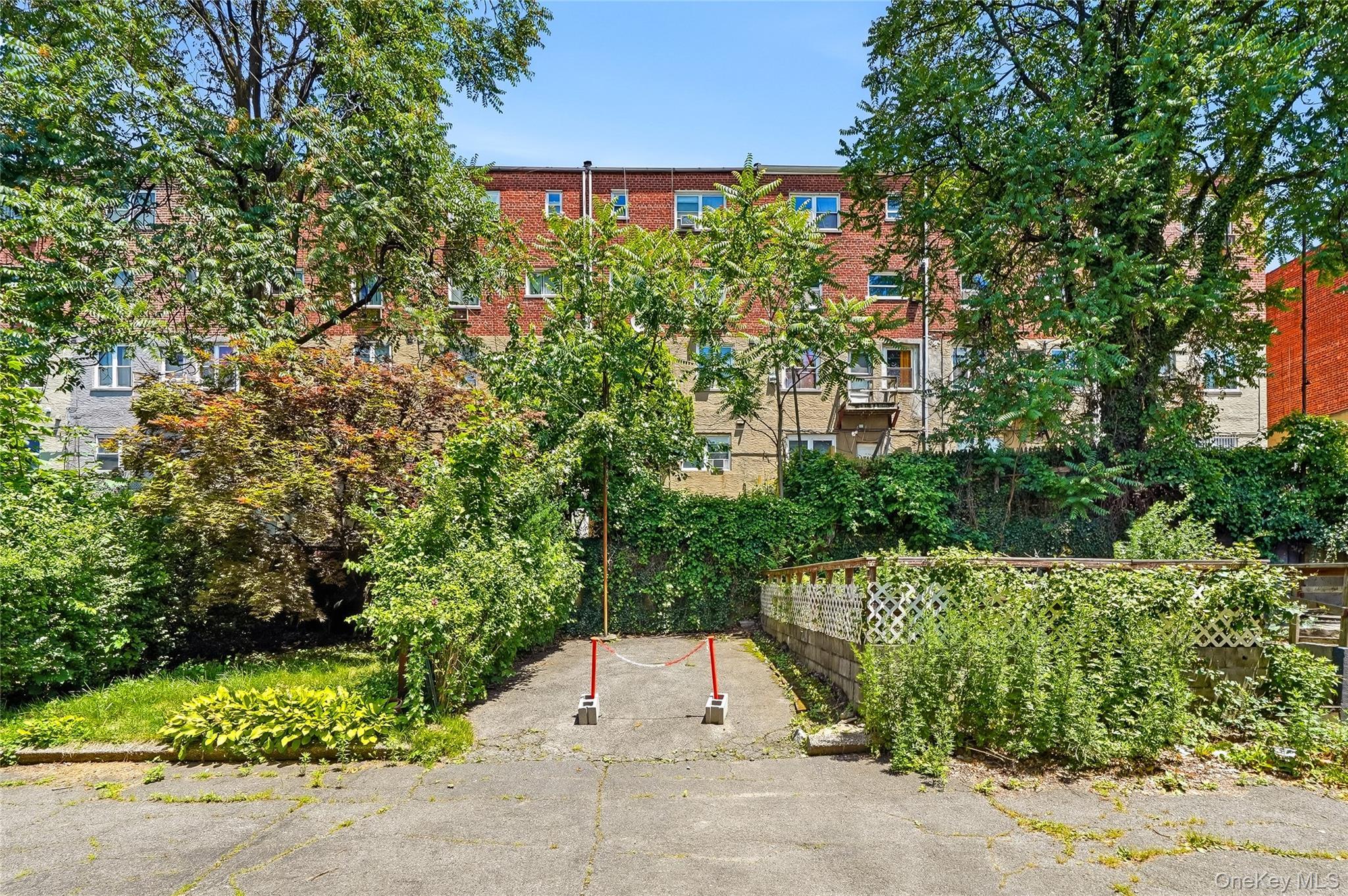 Single Family Murdock Avenue Bronx, NY 10466, MLS-1016641-23