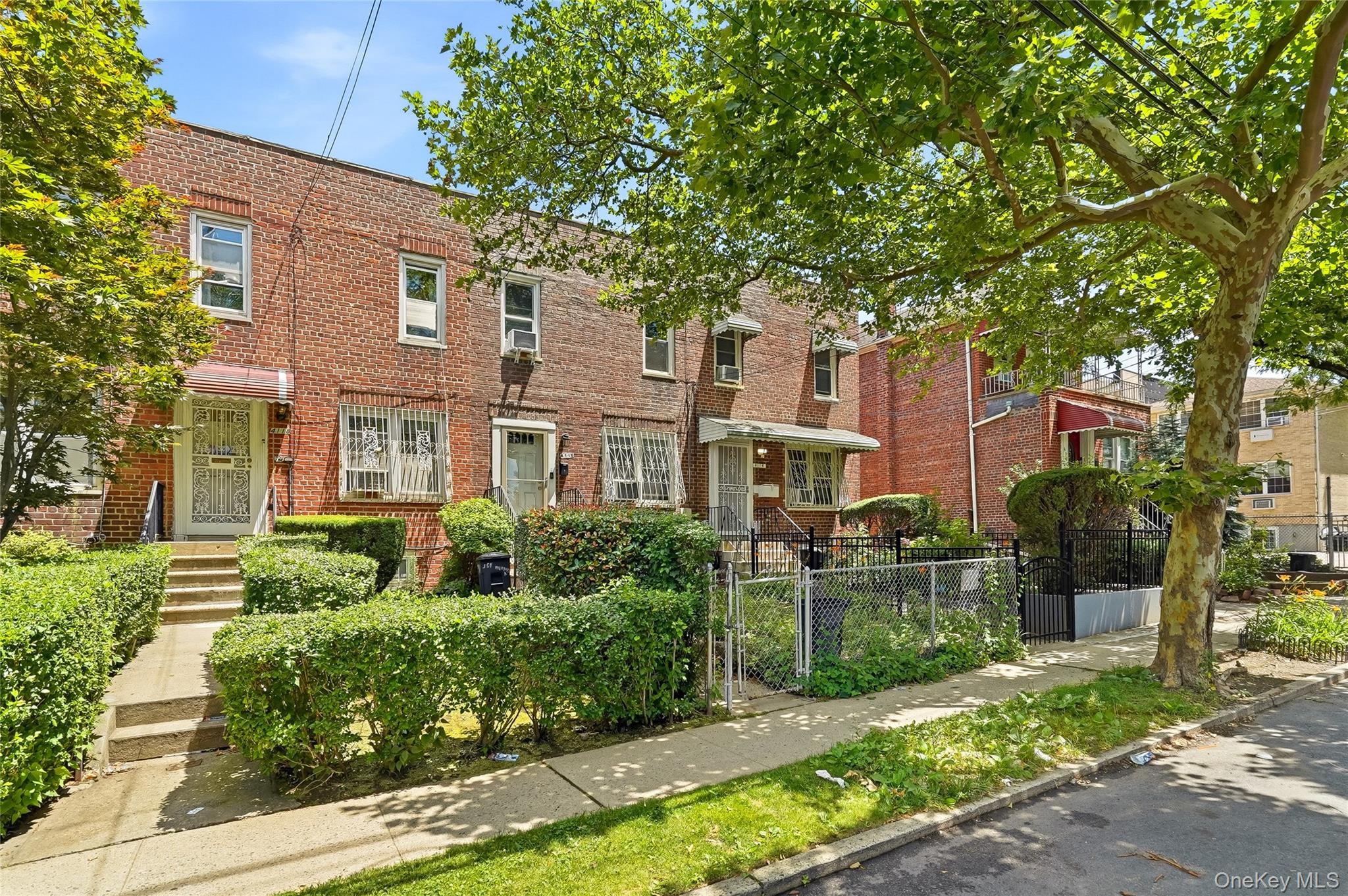 Single Family Murdock Avenue Bronx, NY 10466, MLS-1016641-24