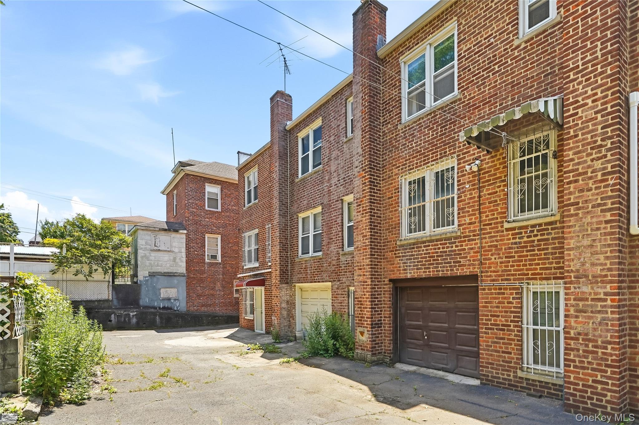 Single Family Murdock Avenue Bronx, NY 10466, MLS-1016641-27