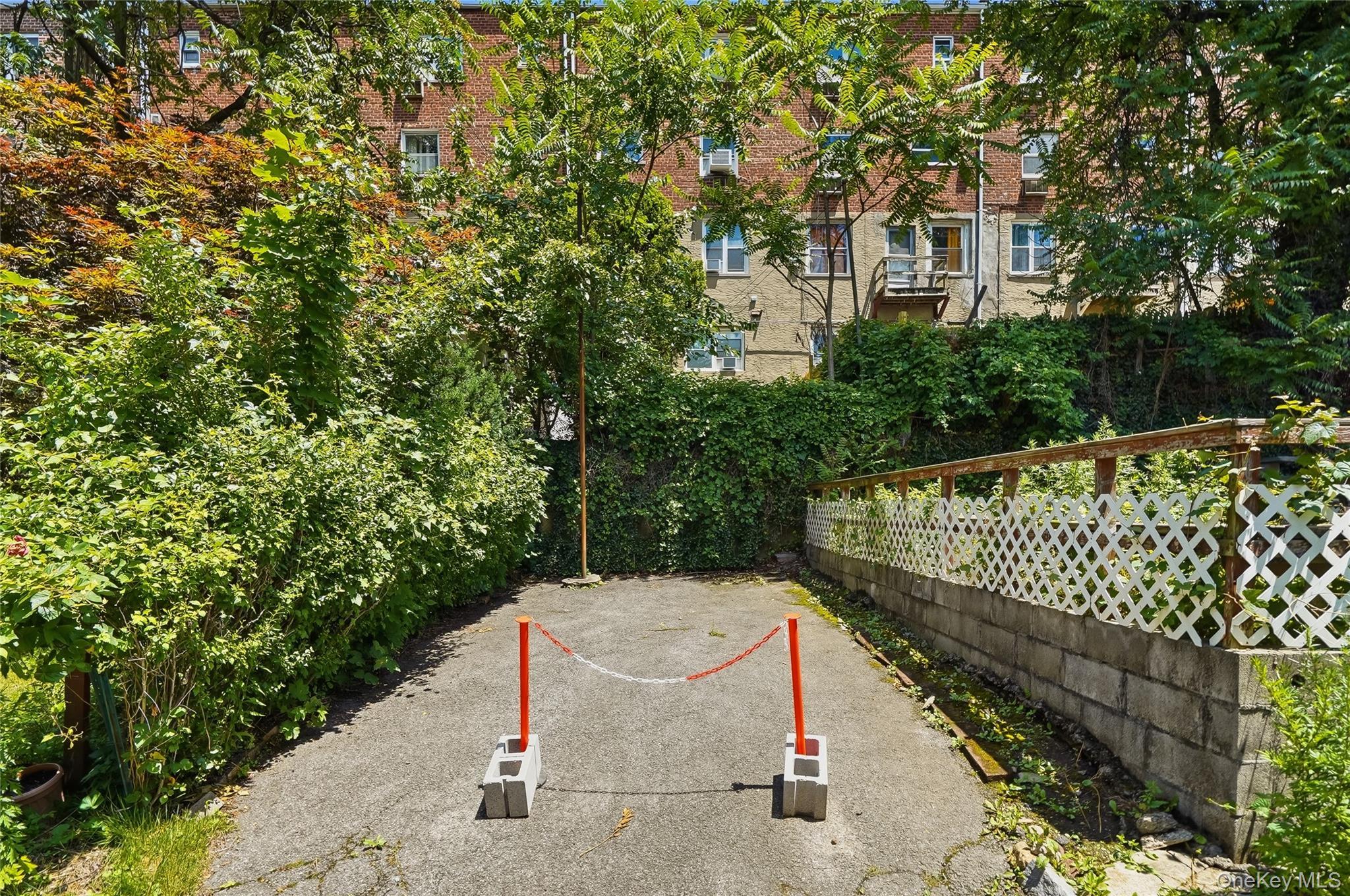 Single Family Murdock Avenue Bronx, NY 10466, MLS-1016641-30