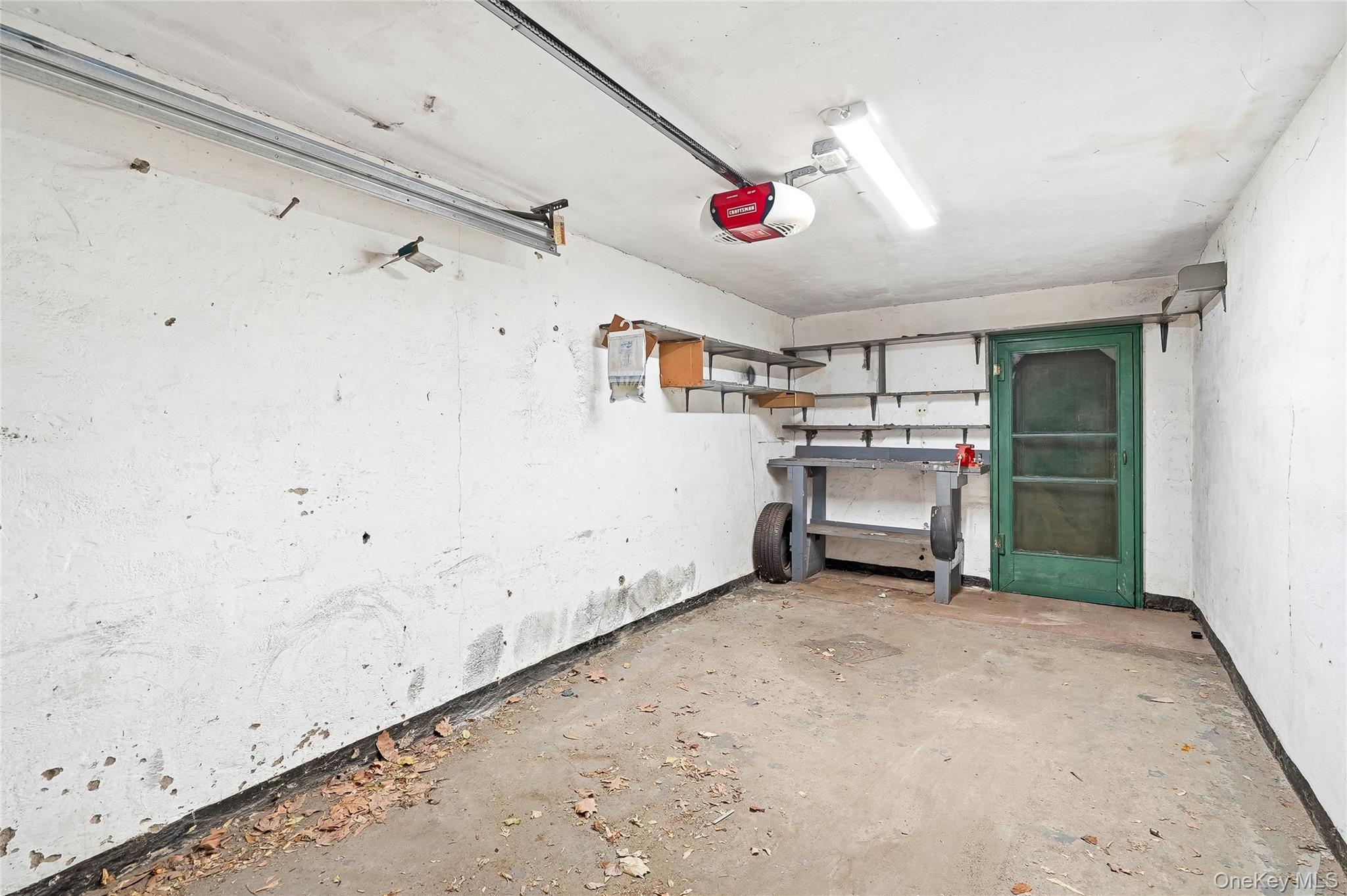 Single Family Murdock Avenue Bronx, NY 10466, MLS-1016641-35