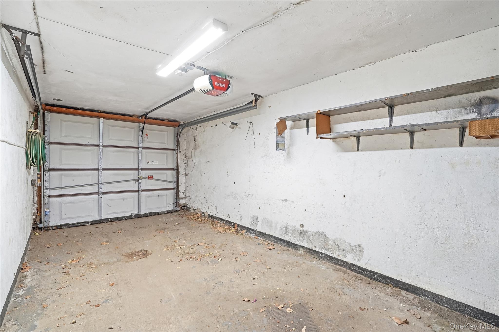 Single Family Murdock Avenue Bronx, NY 10466, MLS-1016641-36