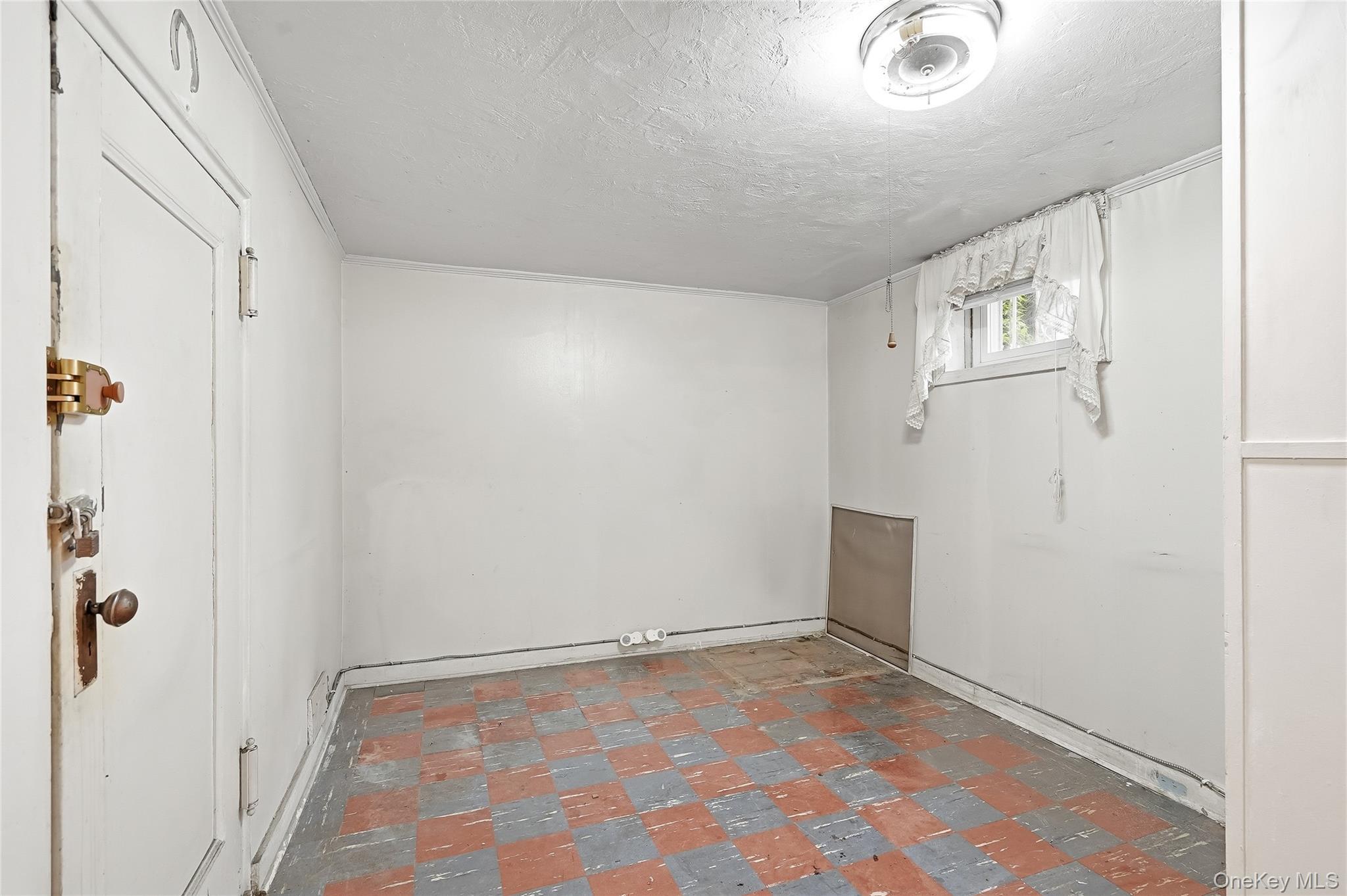 Single Family Murdock Avenue Bronx, NY 10466, MLS-1016641-38