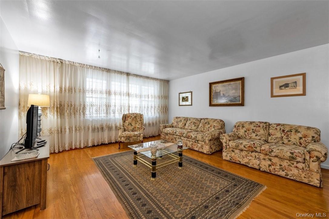 Single Family Neill Avenue  Bronx, NY 10461, MLS-1016642-3