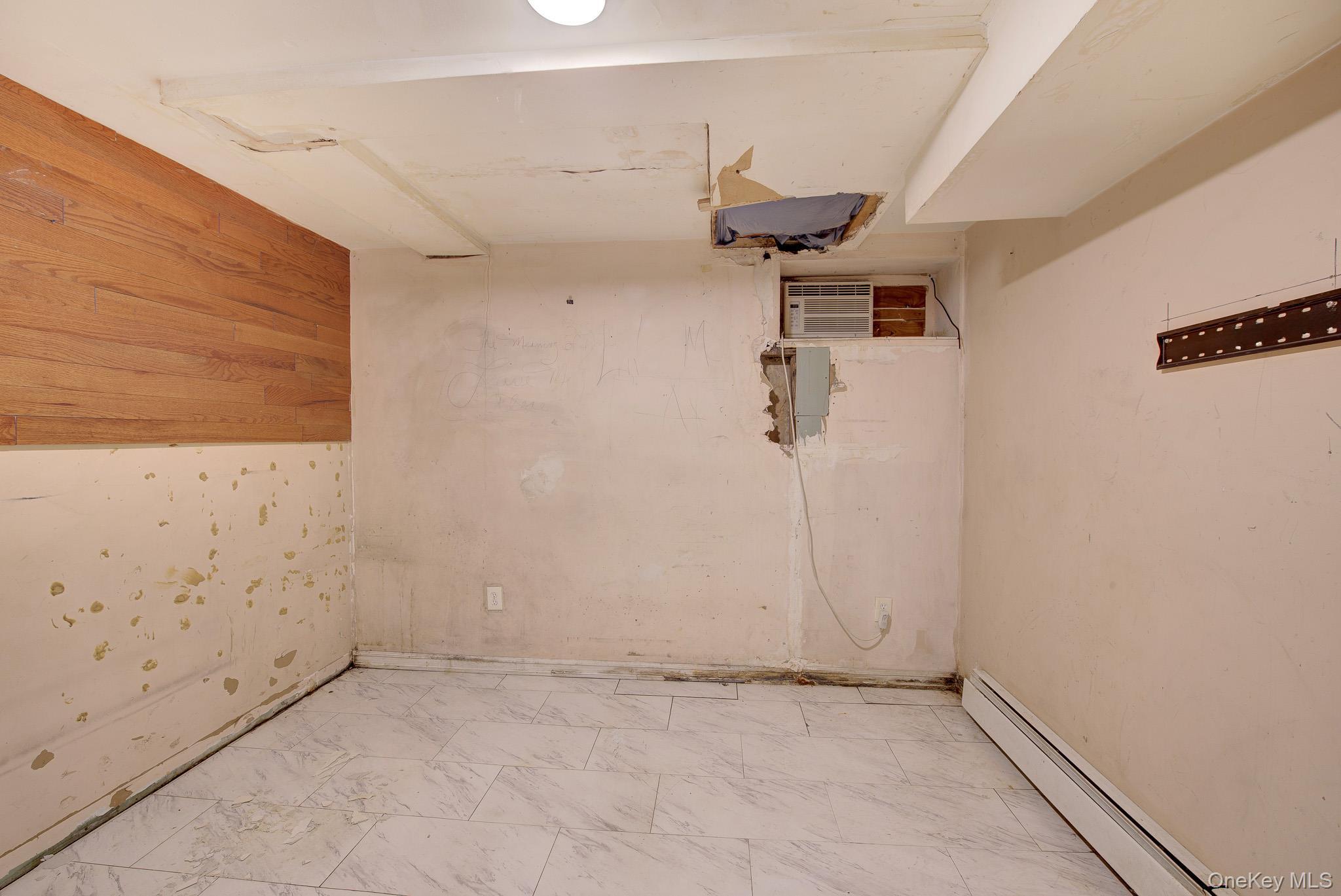 Single Family 116th Avenue Queens, NY 11436, MLS-1016651-15