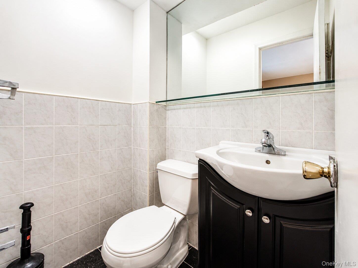 Apartment 102nd Avenue  Queens, NY 11416, MLS-1016657-8