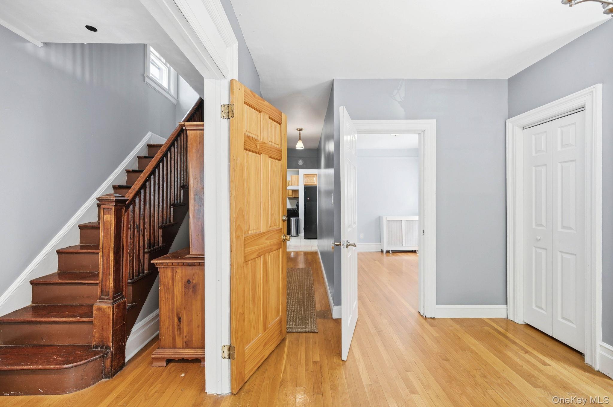 Single Family Pratt Avenue Bronx, NY 10466, MLS-1016705-11