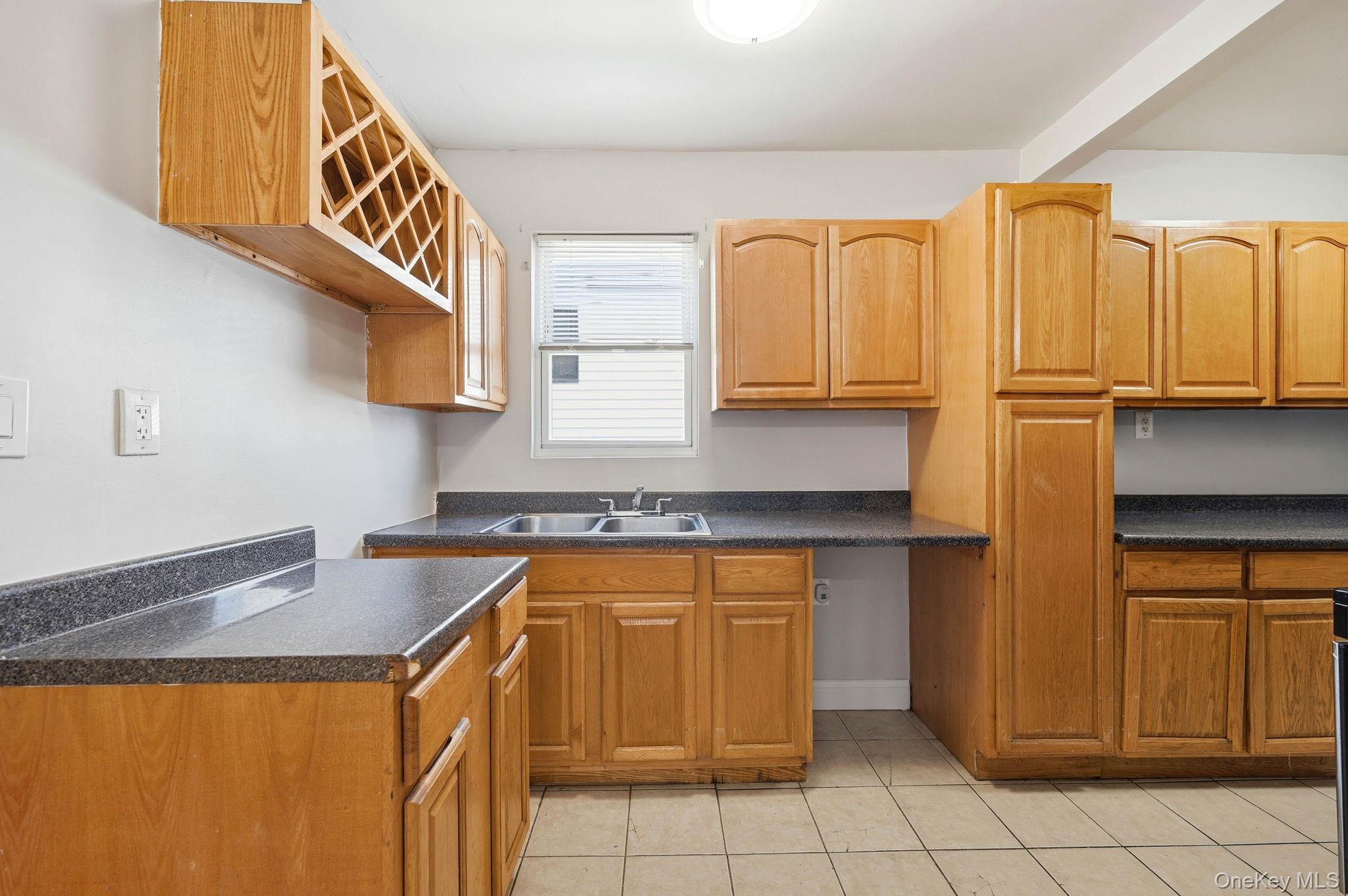 Single Family Pratt Avenue Bronx, NY 10466, MLS-1016705-15