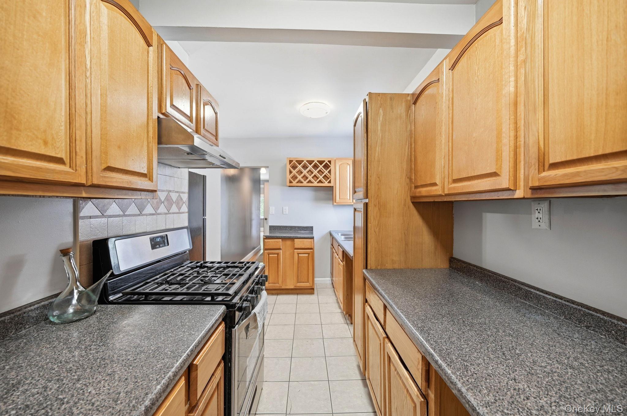 Single Family Pratt Avenue Bronx, NY 10466, MLS-1016705-18