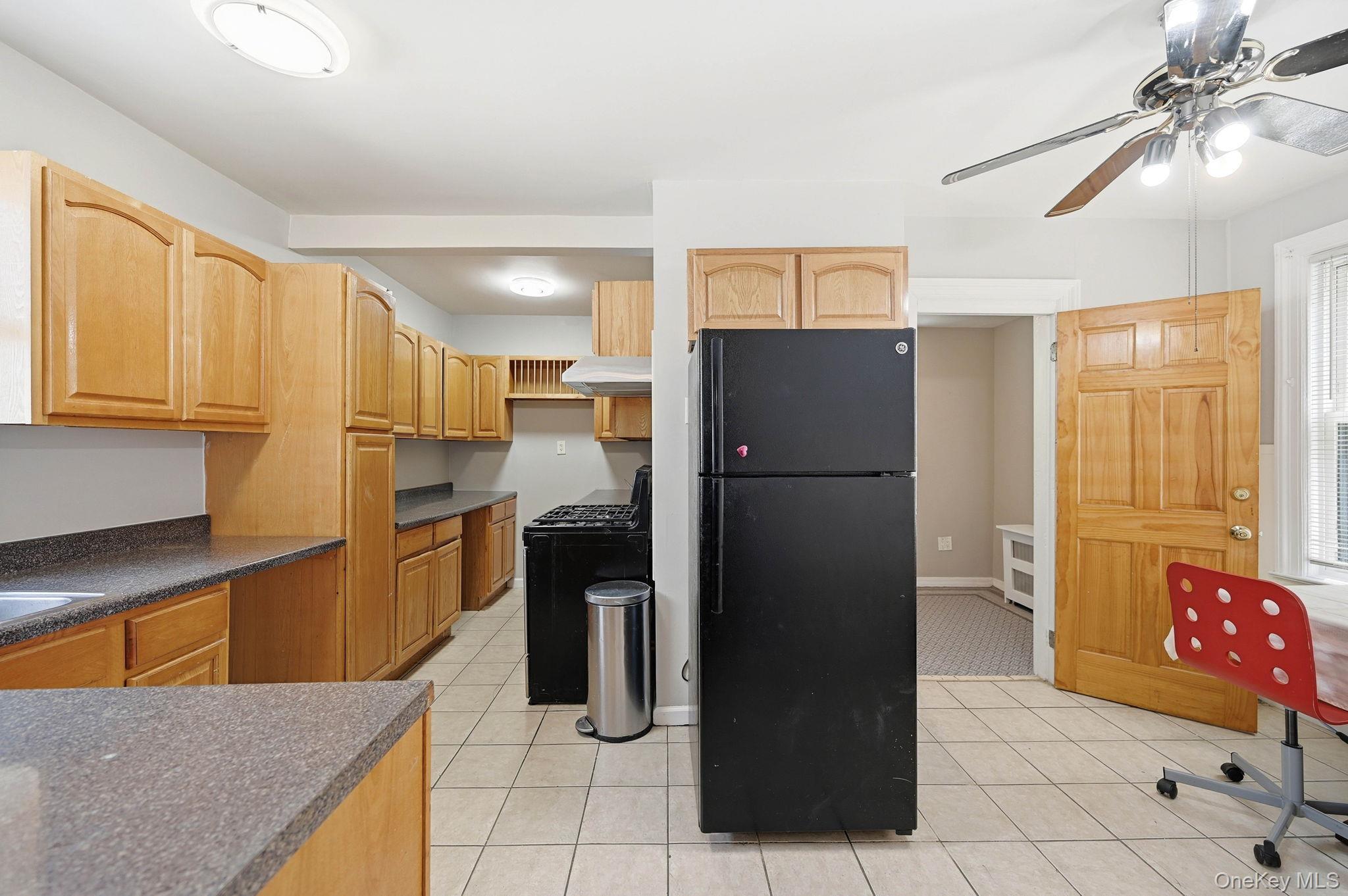 Single Family Pratt Avenue Bronx, NY 10466, MLS-1016705-21