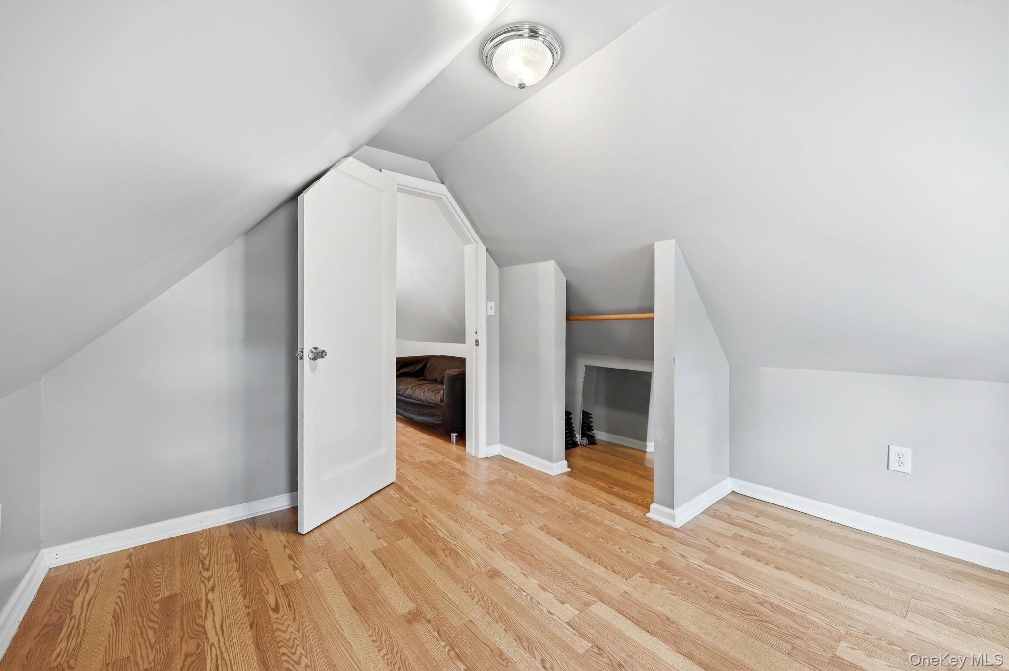 Single Family Pratt Avenue Bronx, NY 10466, MLS-1016705-29