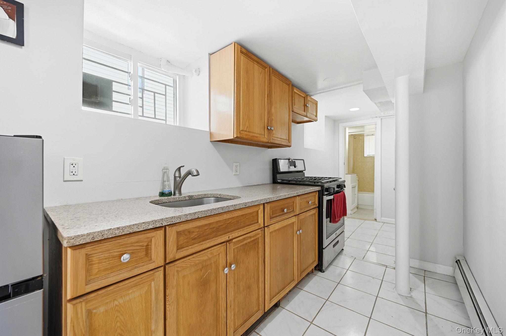 Single Family Pratt Avenue Bronx, NY 10466, MLS-1016705-32