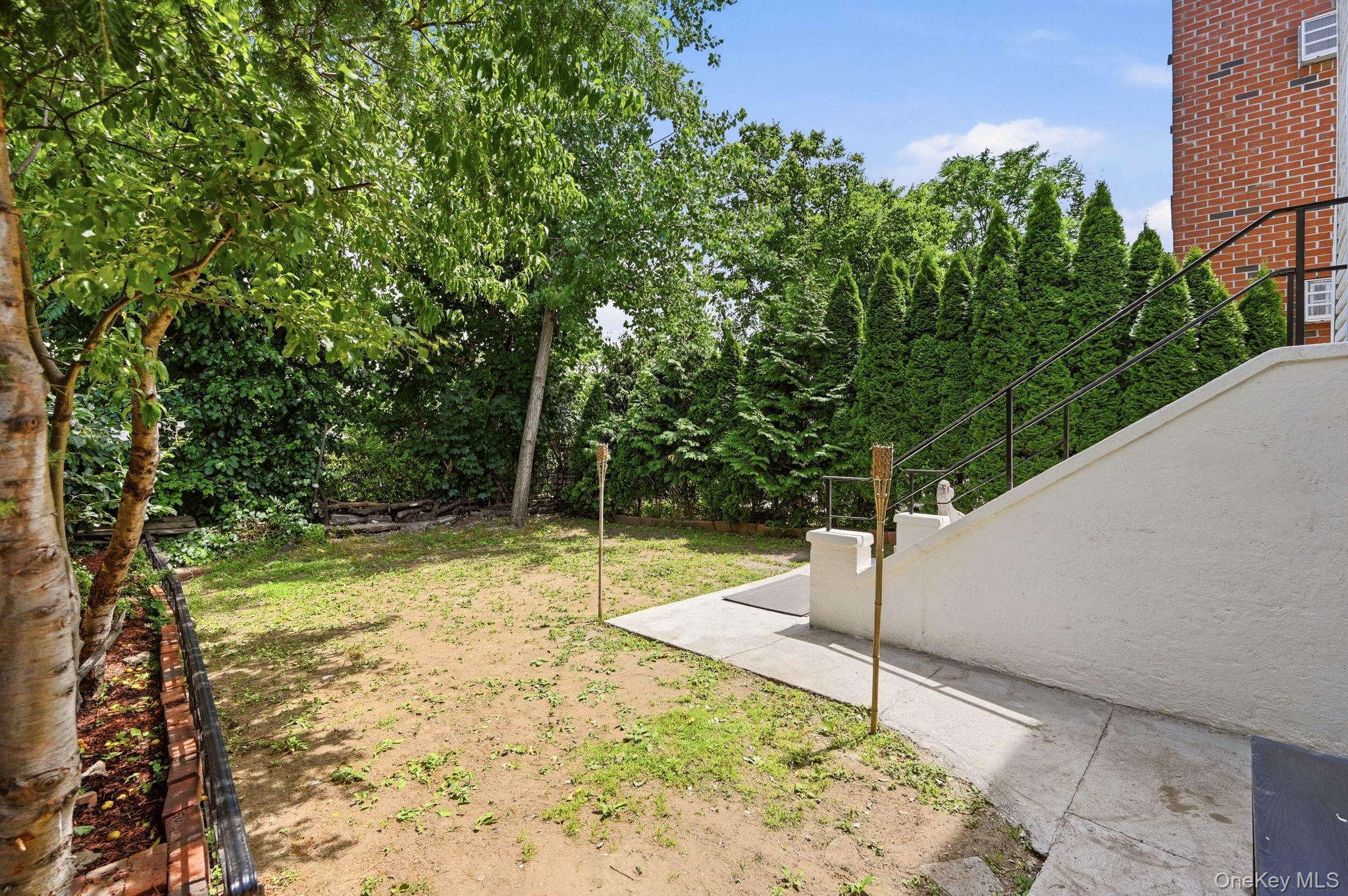 Single Family Pratt Avenue Bronx, NY 10466, MLS-1016705-38