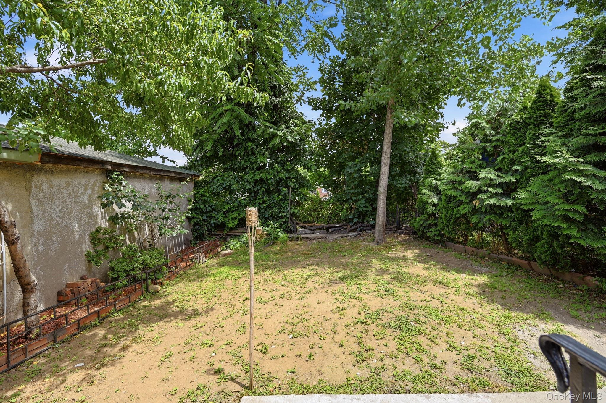 Single Family Pratt Avenue Bronx, NY 10466, MLS-1016705-39