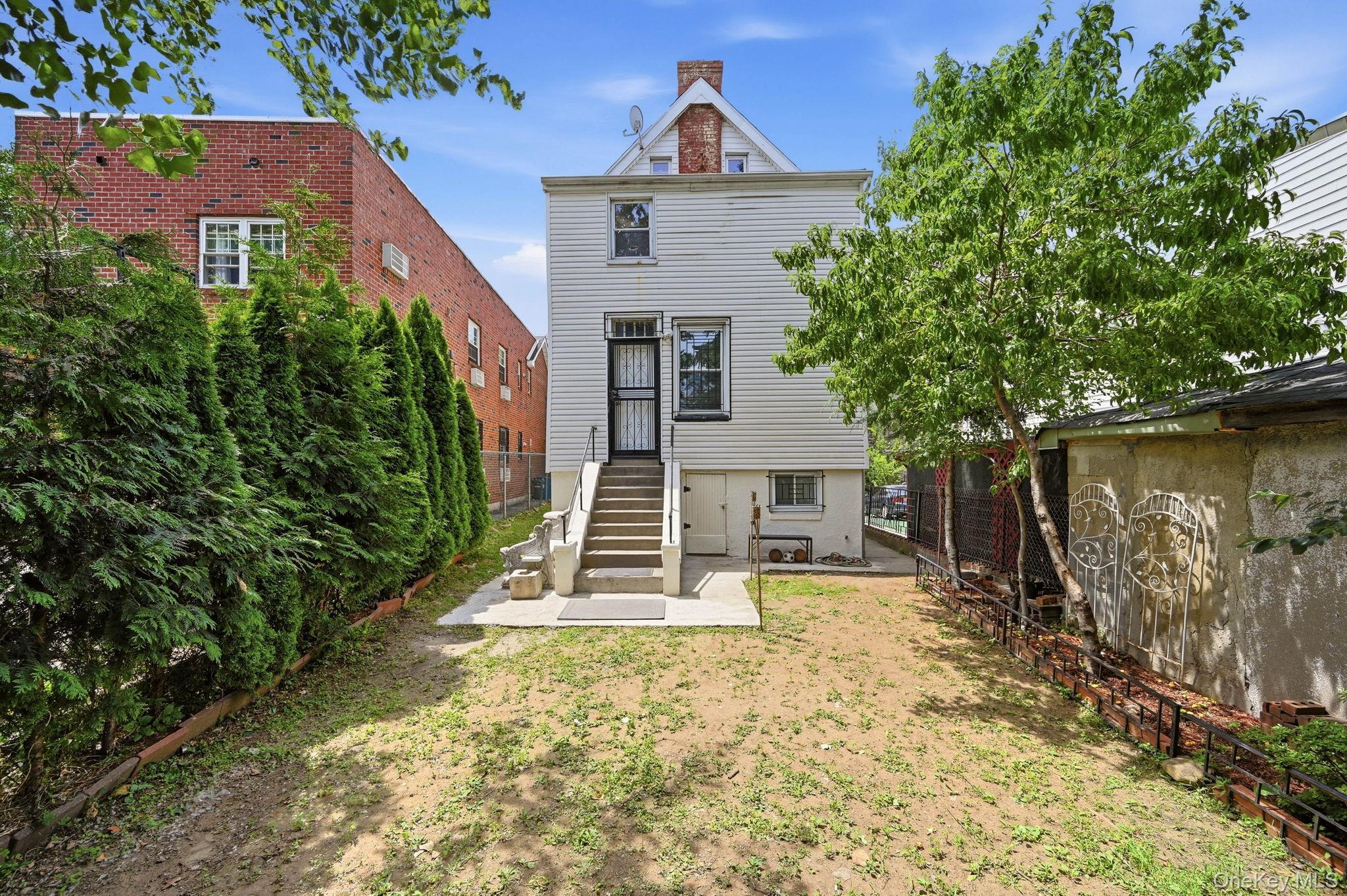 Single Family Pratt Avenue  Bronx, NY 10466, MLS-1016705-40