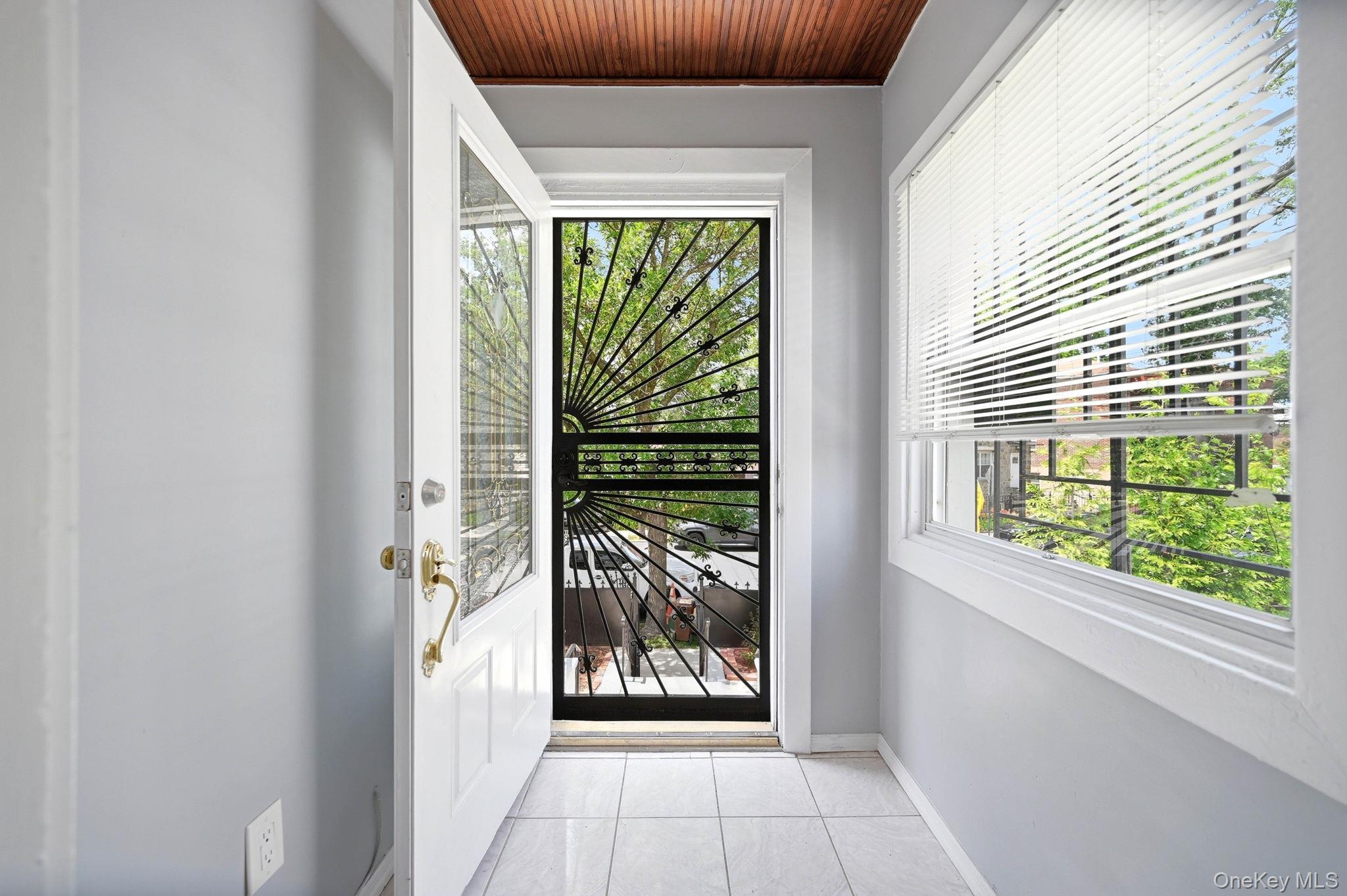 Single Family Pratt Avenue Bronx, NY 10466, MLS-1016705-6
