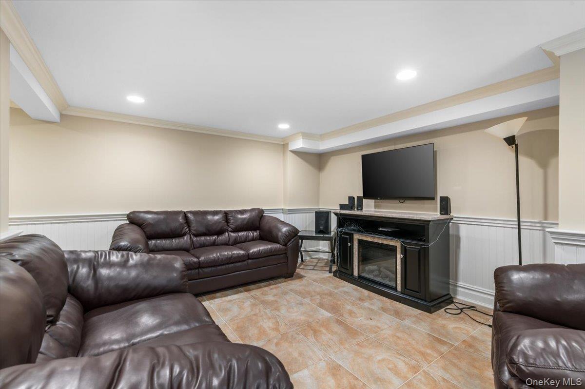 Single Family Cabot Road  Nassau County, NY 11758, MLS-1016749-33