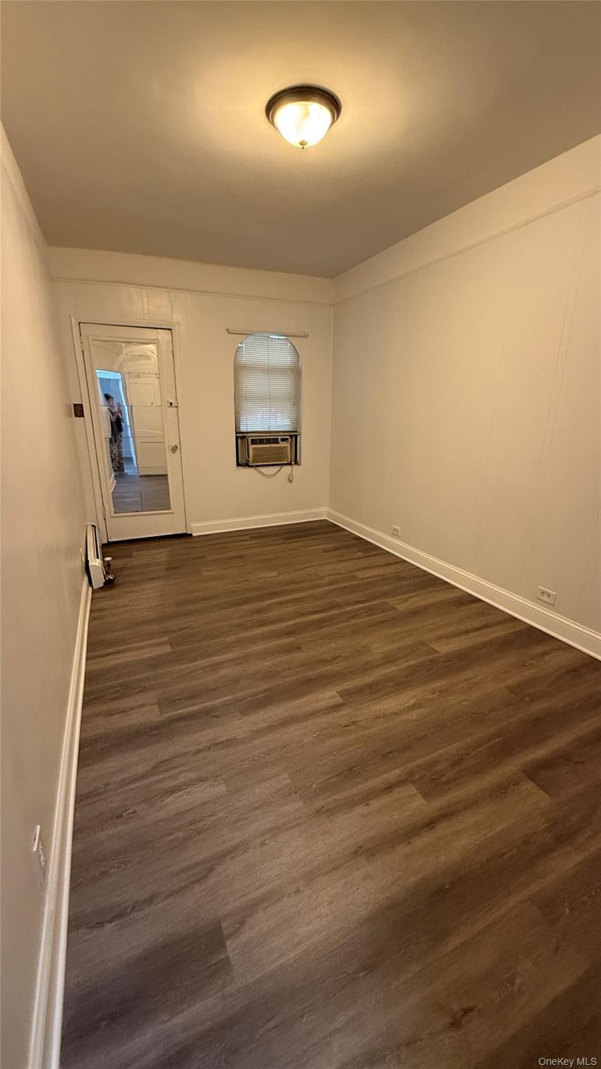 Single Family Manor Avenue Bronx, NY 10472, MLS-1016820-7
