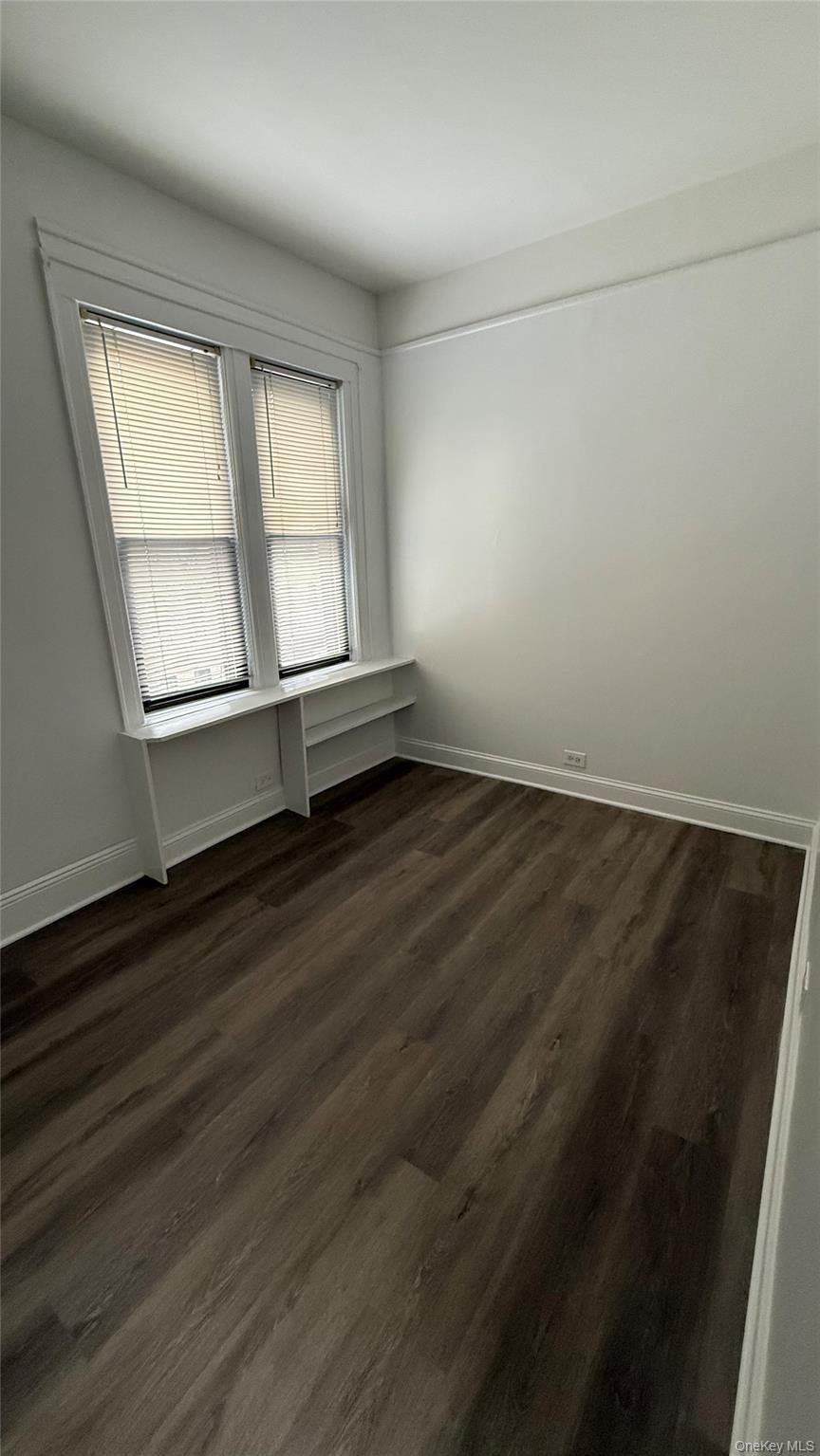 Single Family Manor Avenue Bronx, NY 10472, MLS-1016820-8